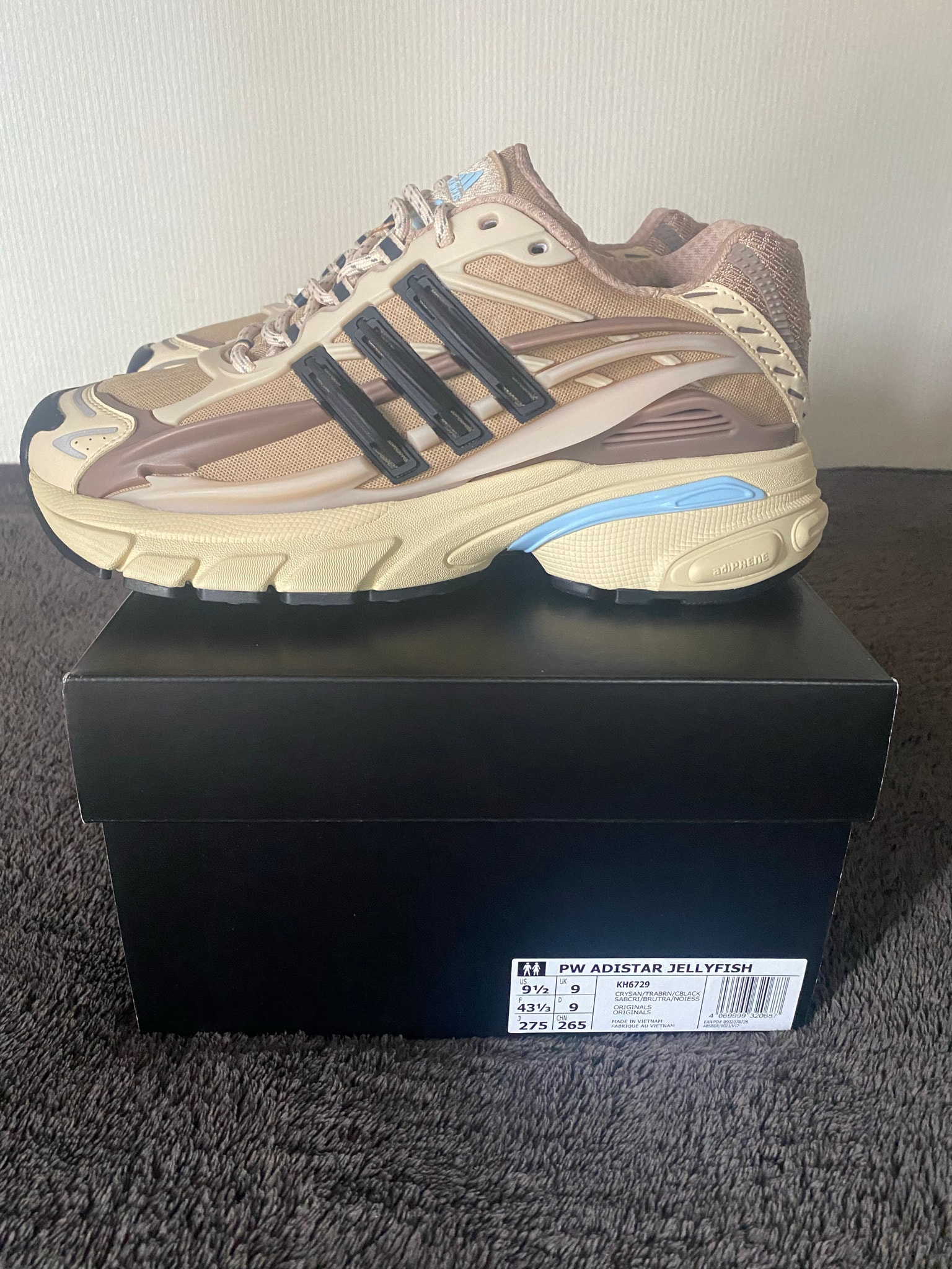 Pharrell Williams × adidas Adistar Jellyfish "Crystal Sand"