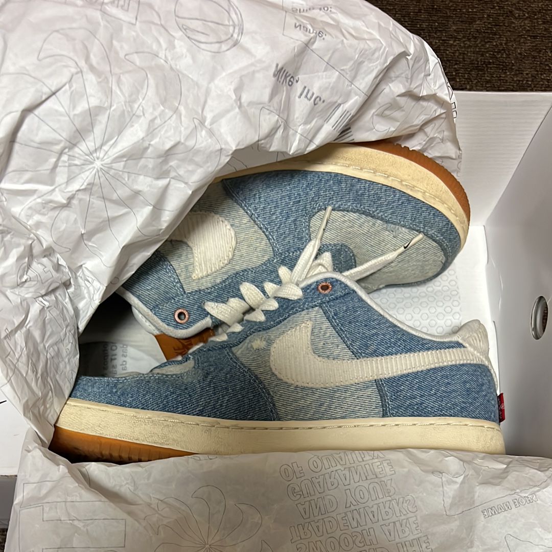 Levi's®︎ × Nike Air Force 1 Low 