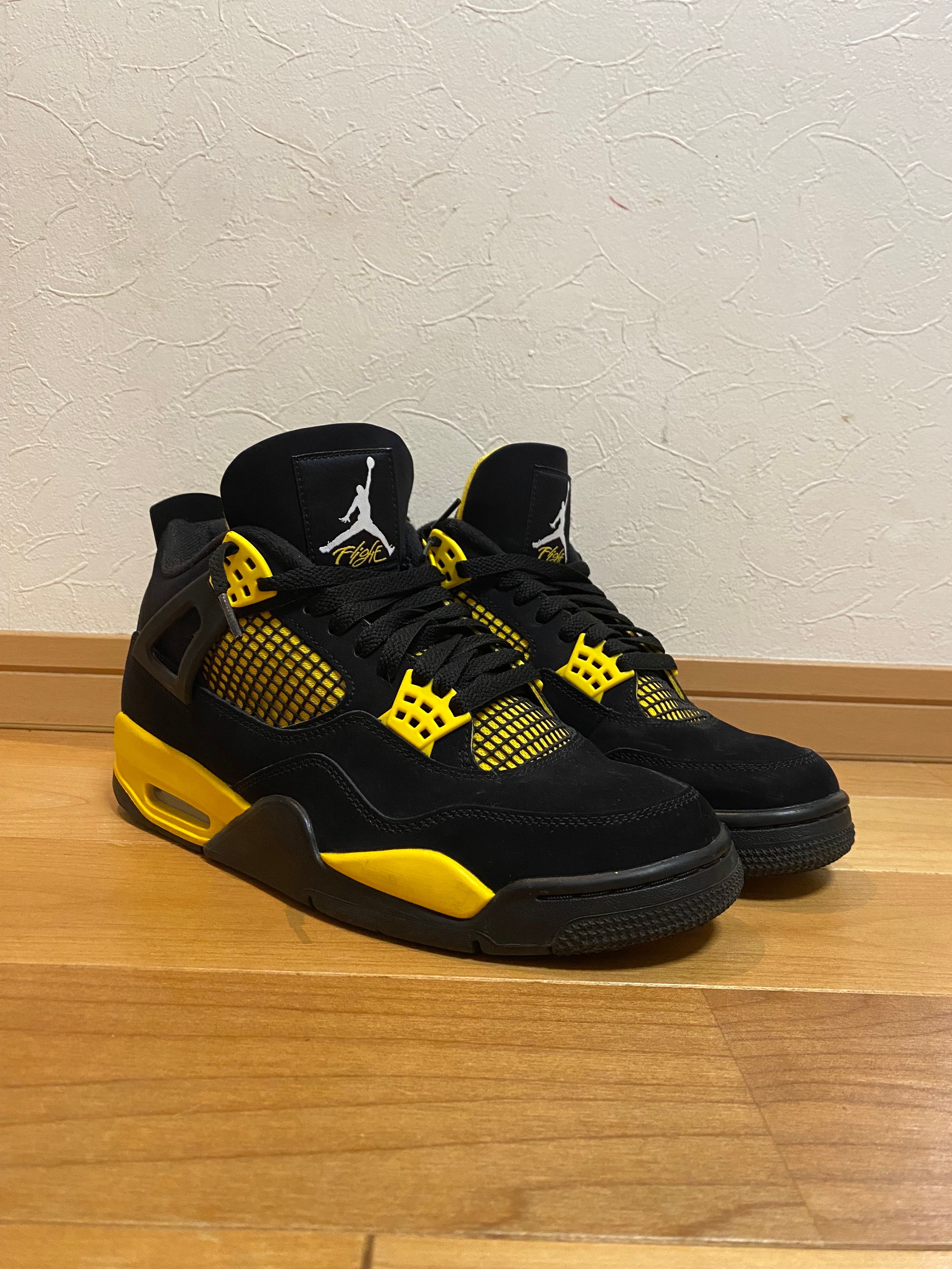 Nike Air Jordan 4 Retro "Thunder"(2023)