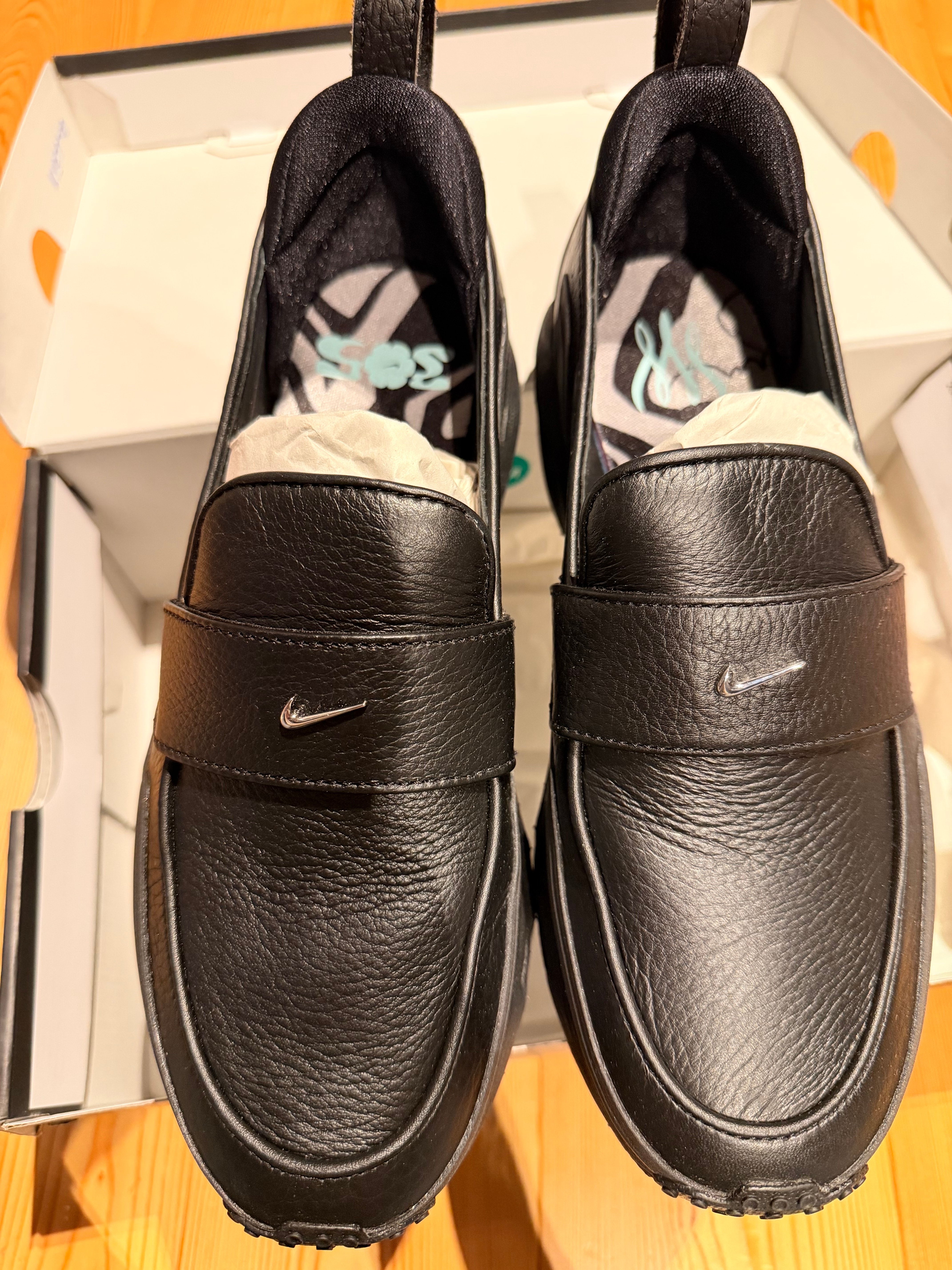 SWDC × Nike Women's Air Max Phenomena "Black/Metallic Silver"