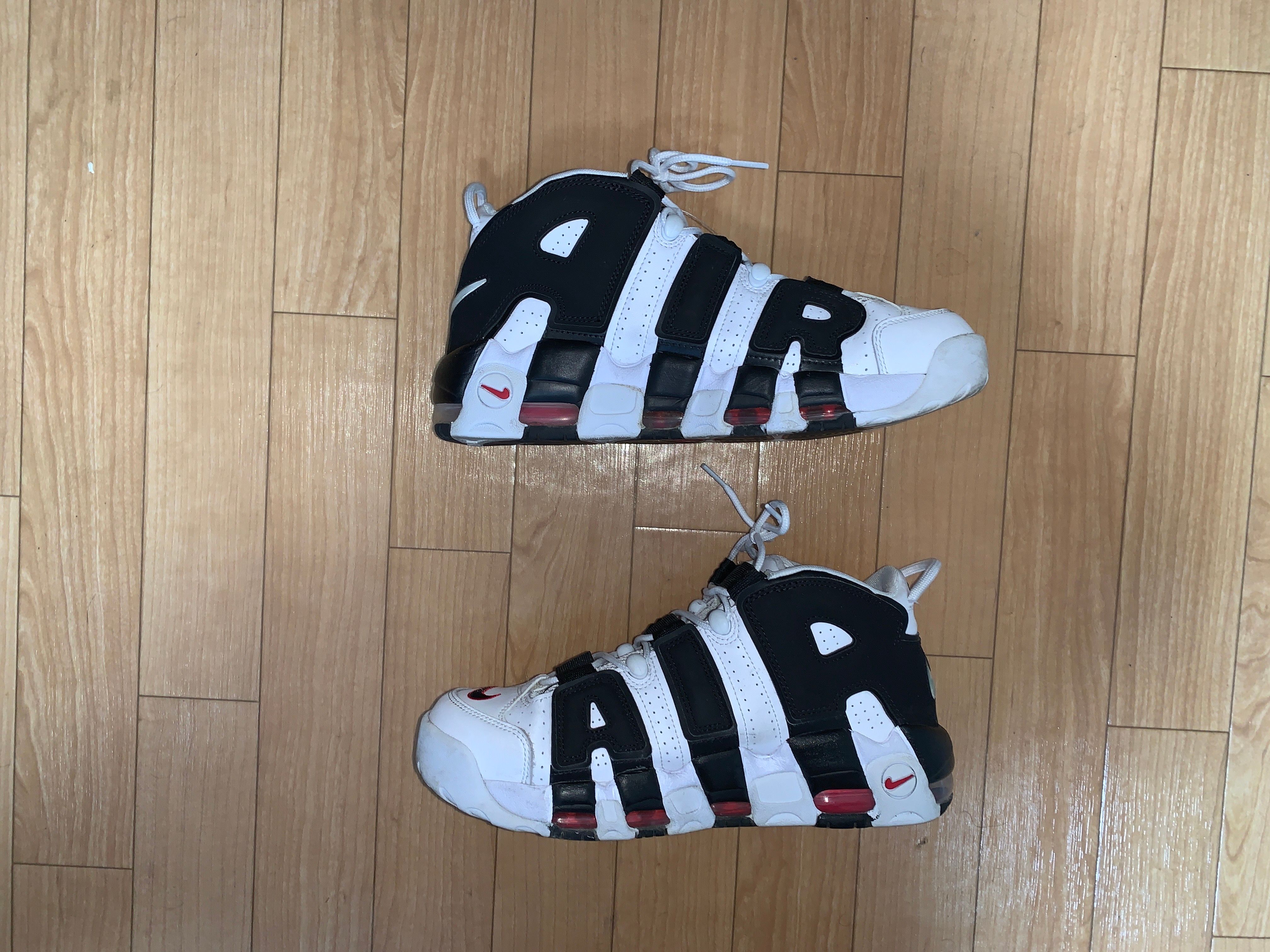 NIKE AIR MORE UPTEMPO "WHITE/BLACK/UNIVERSITY RED"(2020)