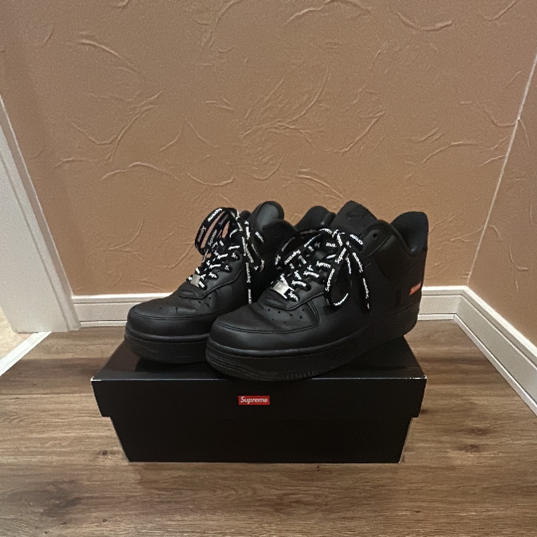 Supreme × Nike Air Force 1 Low "Black"