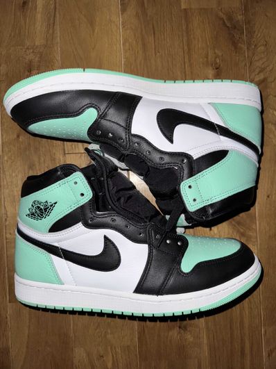 Nike Air Jordan 1 High OG "Green Glow"