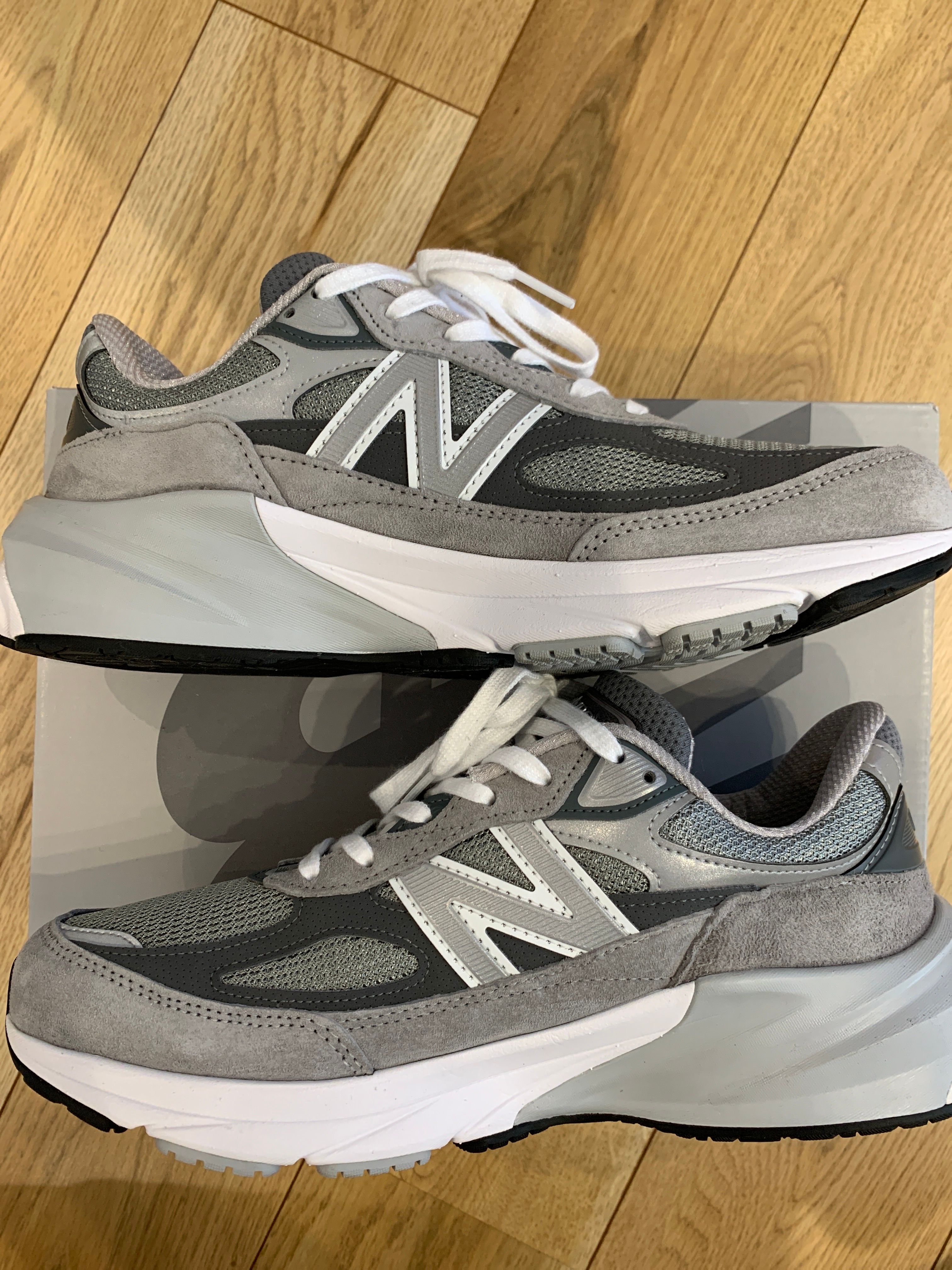 New Balance 990V6 "Gray" (Heel Logo NB)