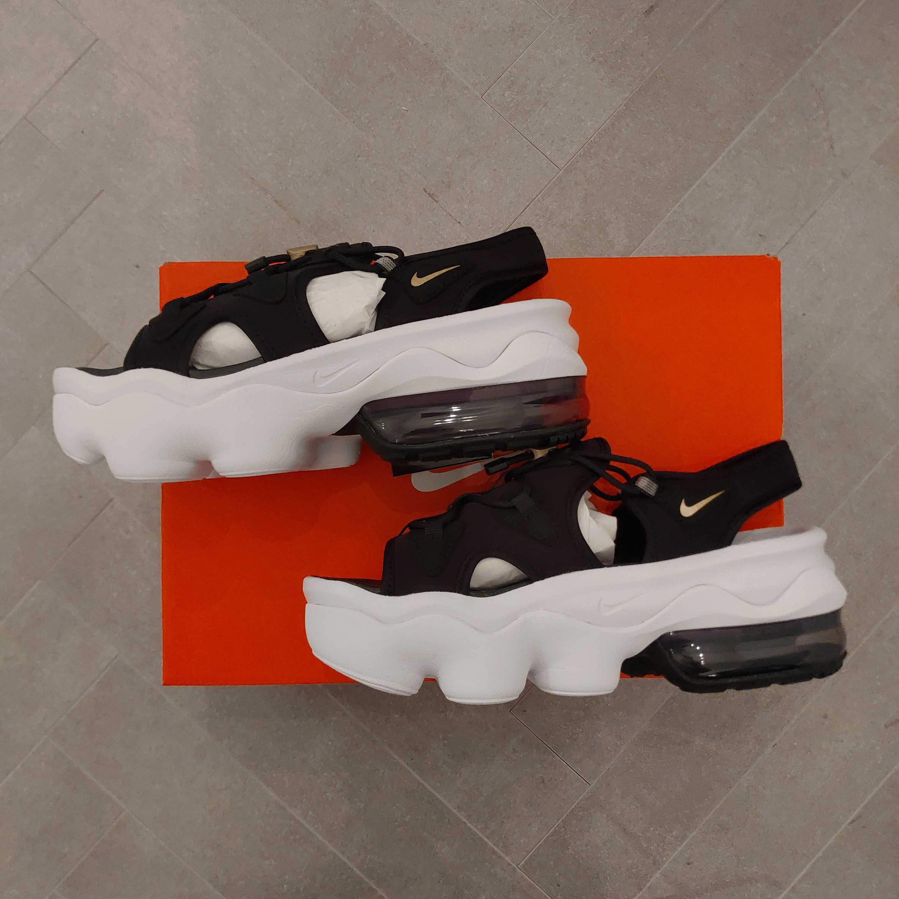 Nike Women's Air Max Koko Sandal "Black/White"