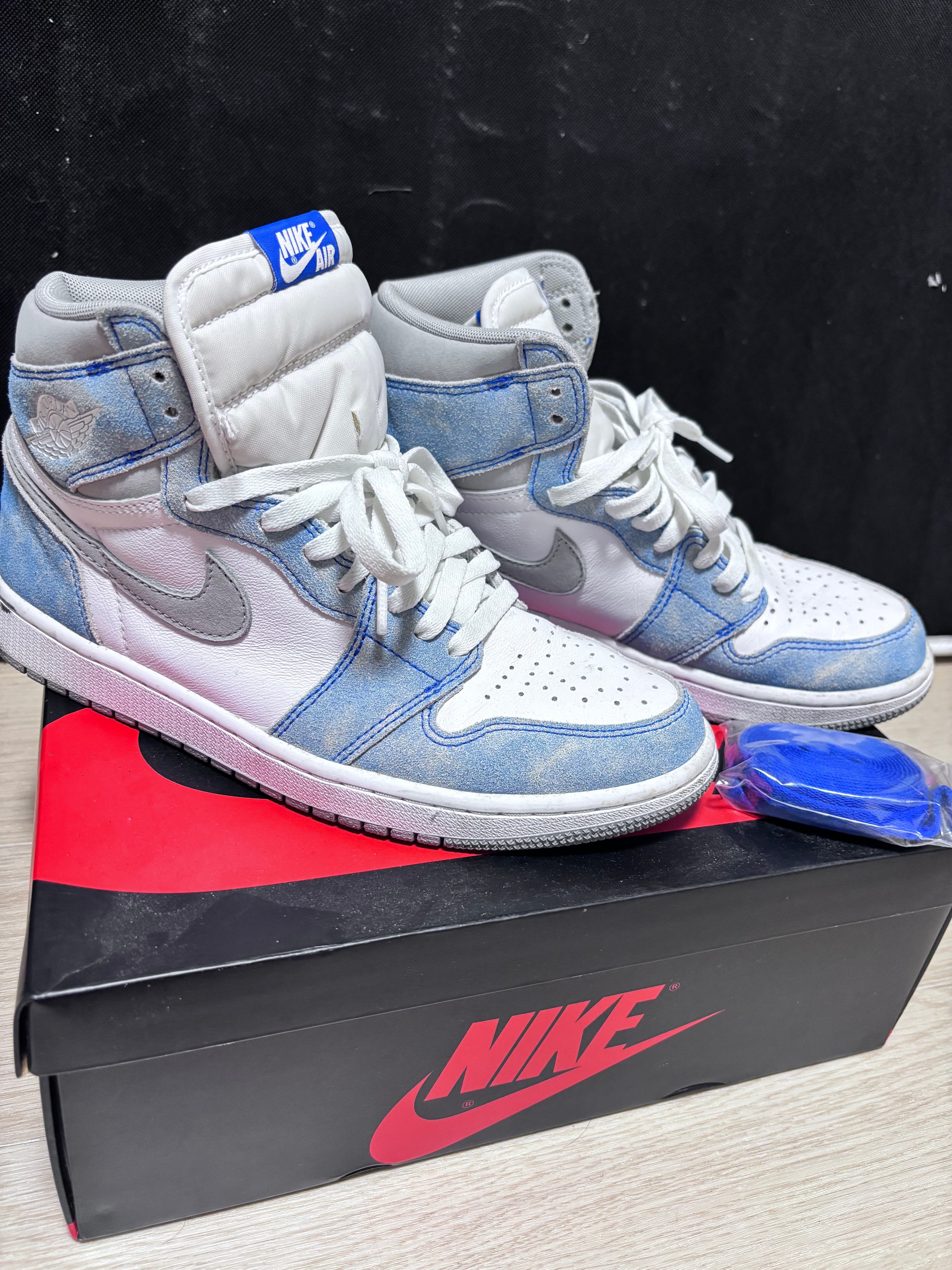 Nike Air Jordan 1 High OG "Hyper Royal"