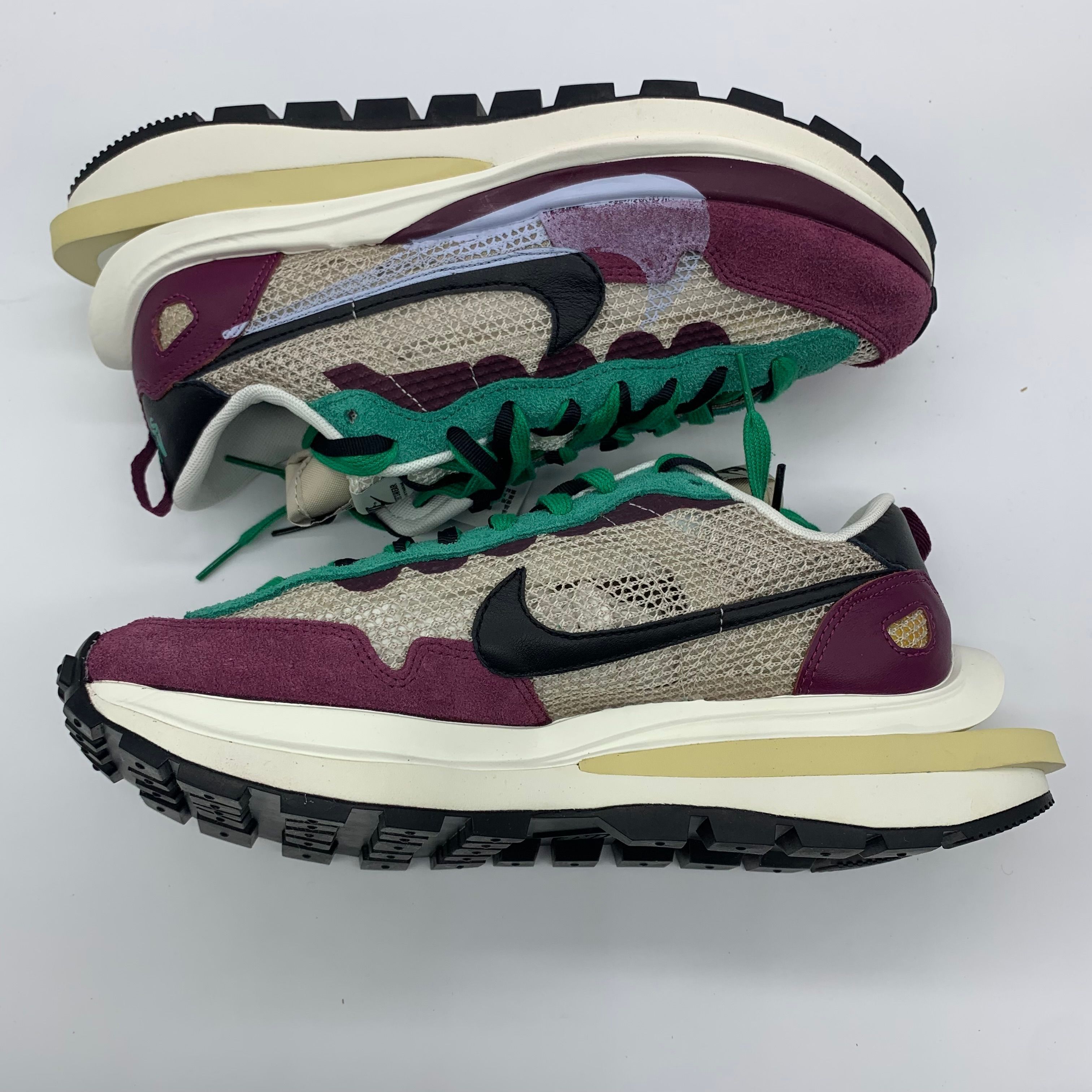 sacai × Nike Vapor Waffle "String/Red/Green"