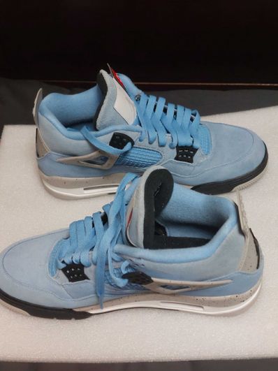 Nike Air Jordan 4 "University Blue"