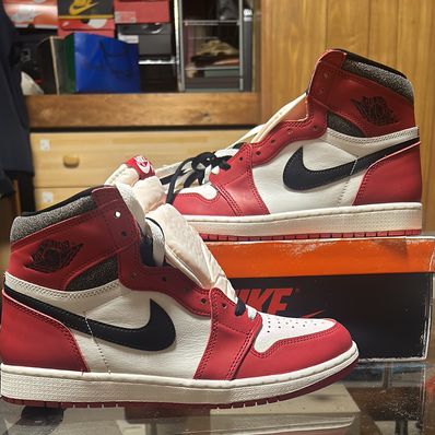 Nike Air Jordan 1 High OG "Lost & Found/Chicago"