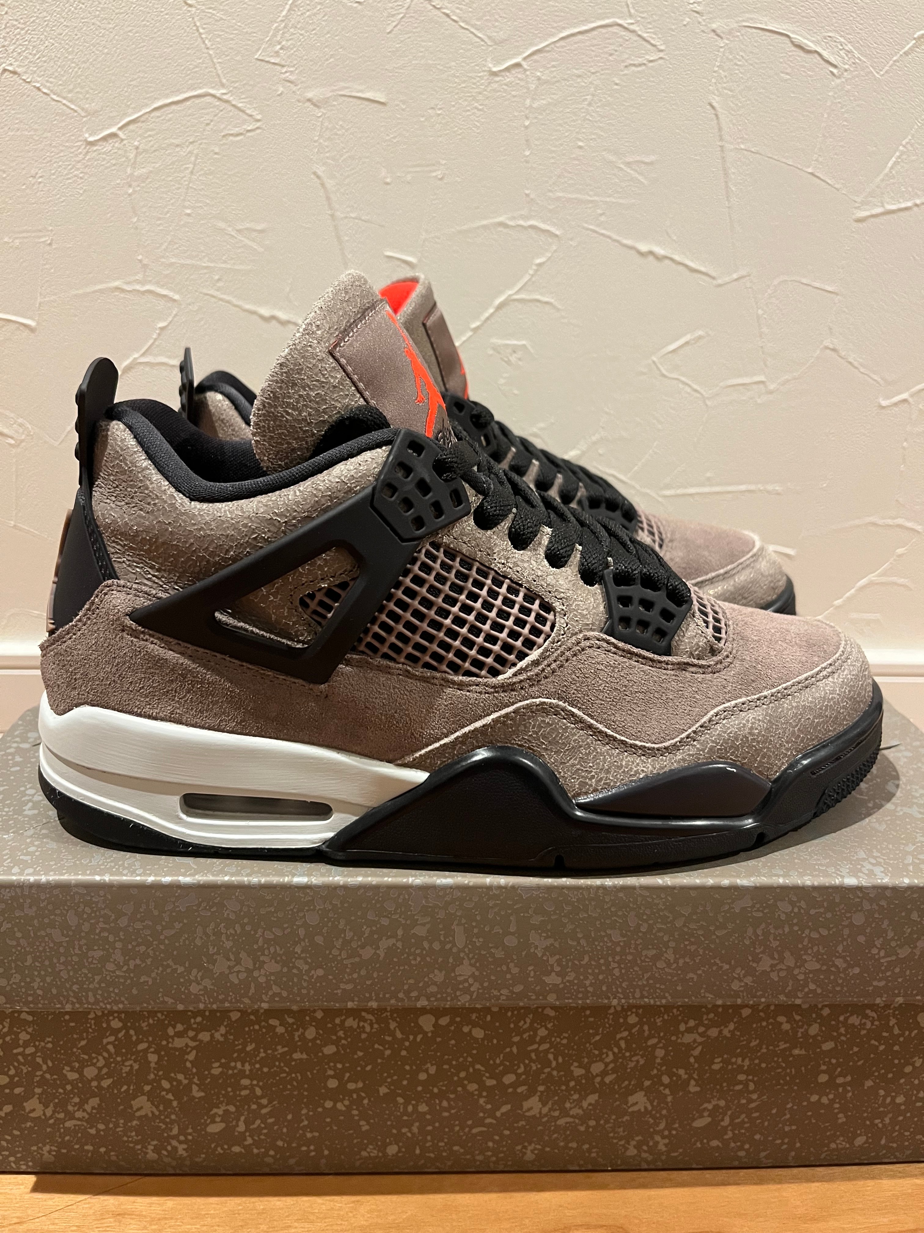 ナイキ エアジョーダン4 