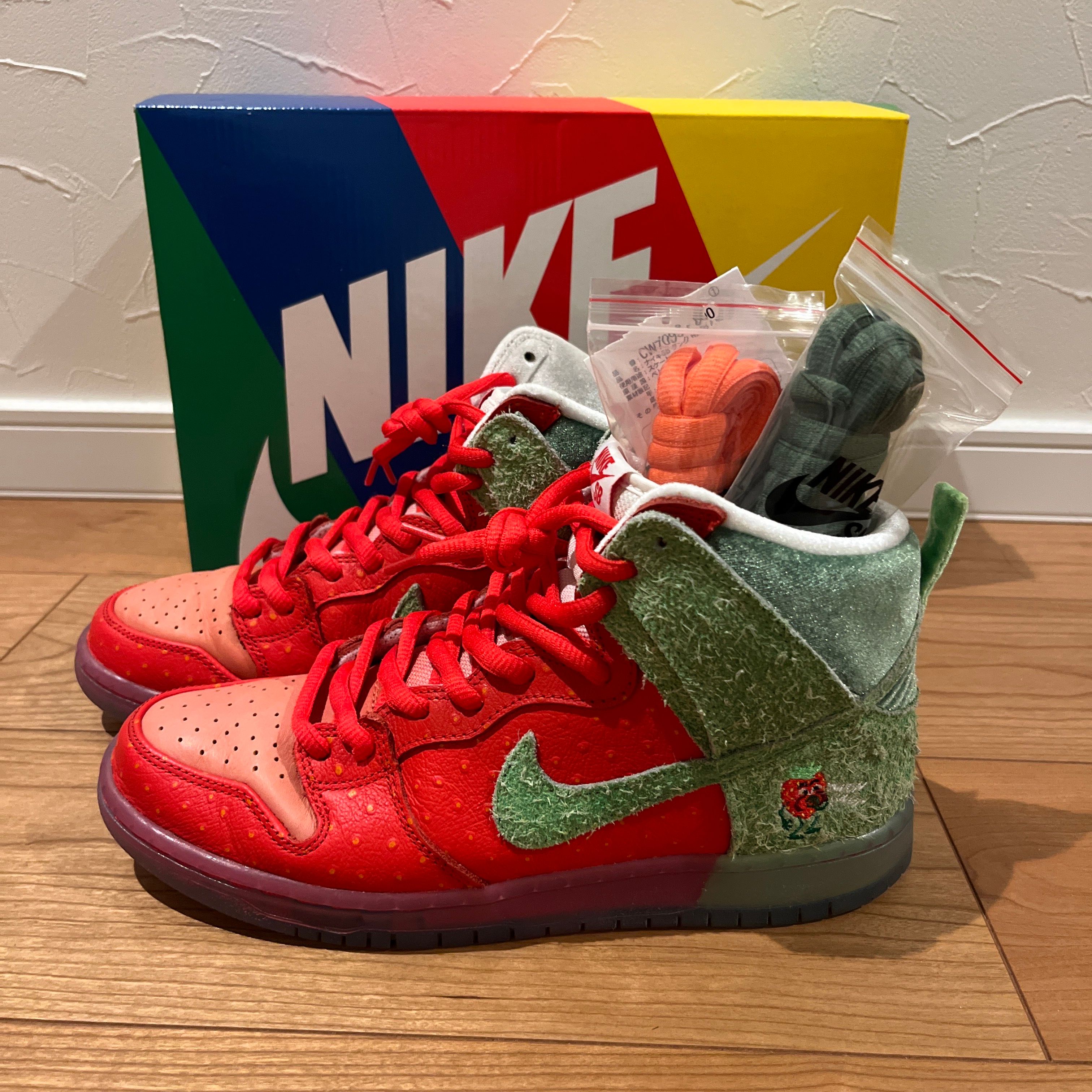 Nike SB Dunk High "Strawberry Cough"