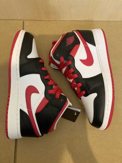 Nike GS Air Jordan 1 Mid "Black Berry"