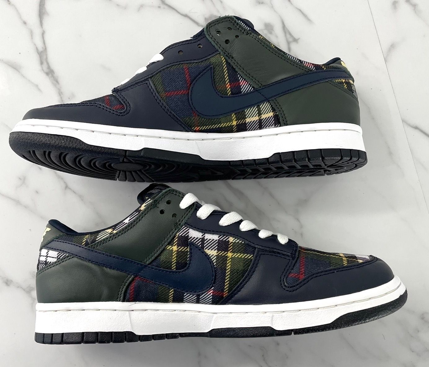 Nike SB Women's Dunk Low "Obsidian/Outdoor Green"