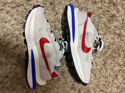 sacai × Nike Vapor Waffle "Royal Fuchsia"