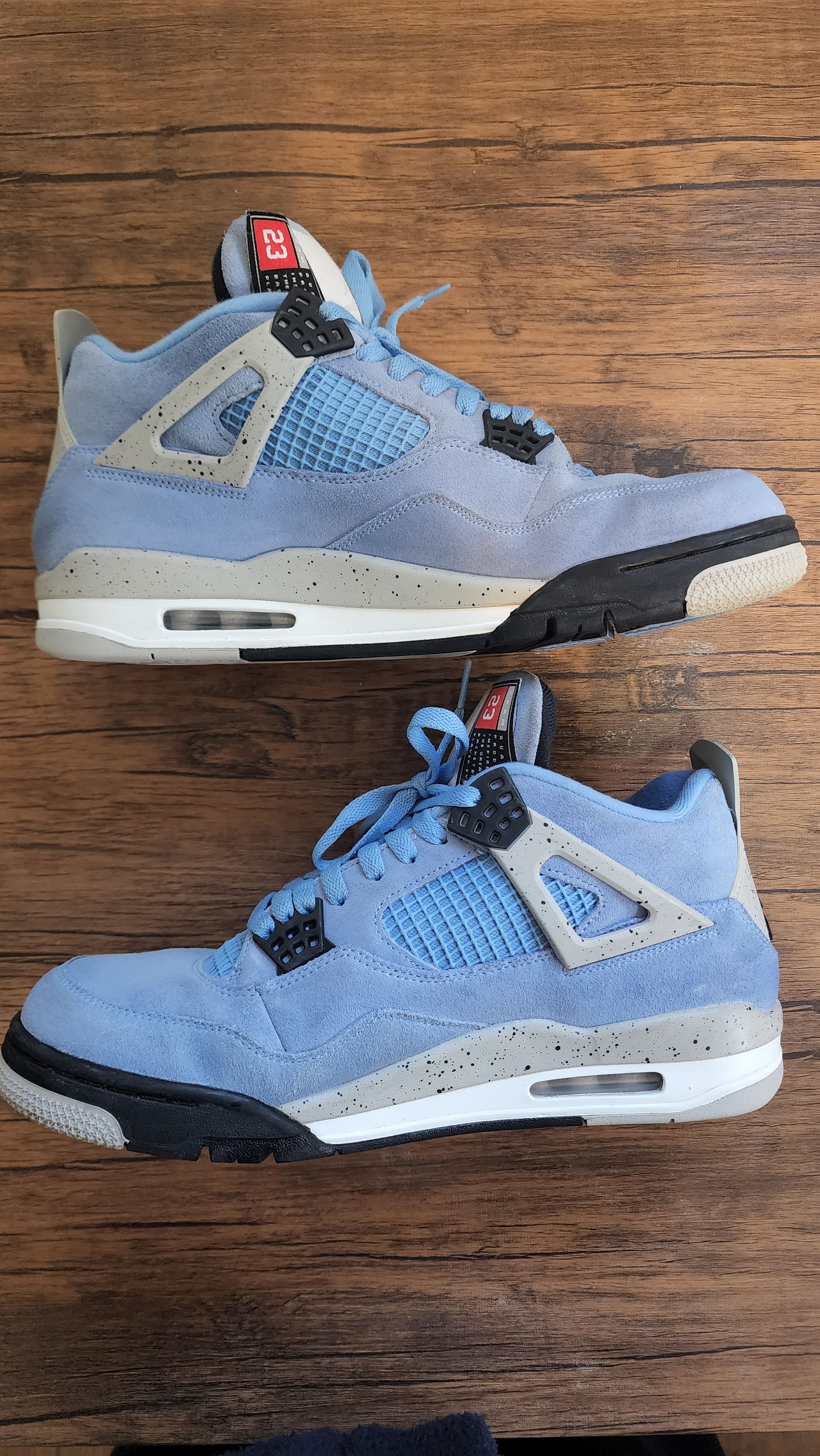 Nike Air Jordan 4 "University Blue"