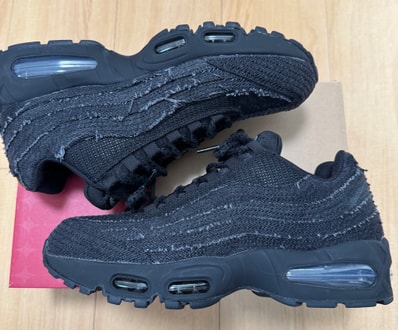 Levi's × Nike Air Max 95 OG "Denim Black"