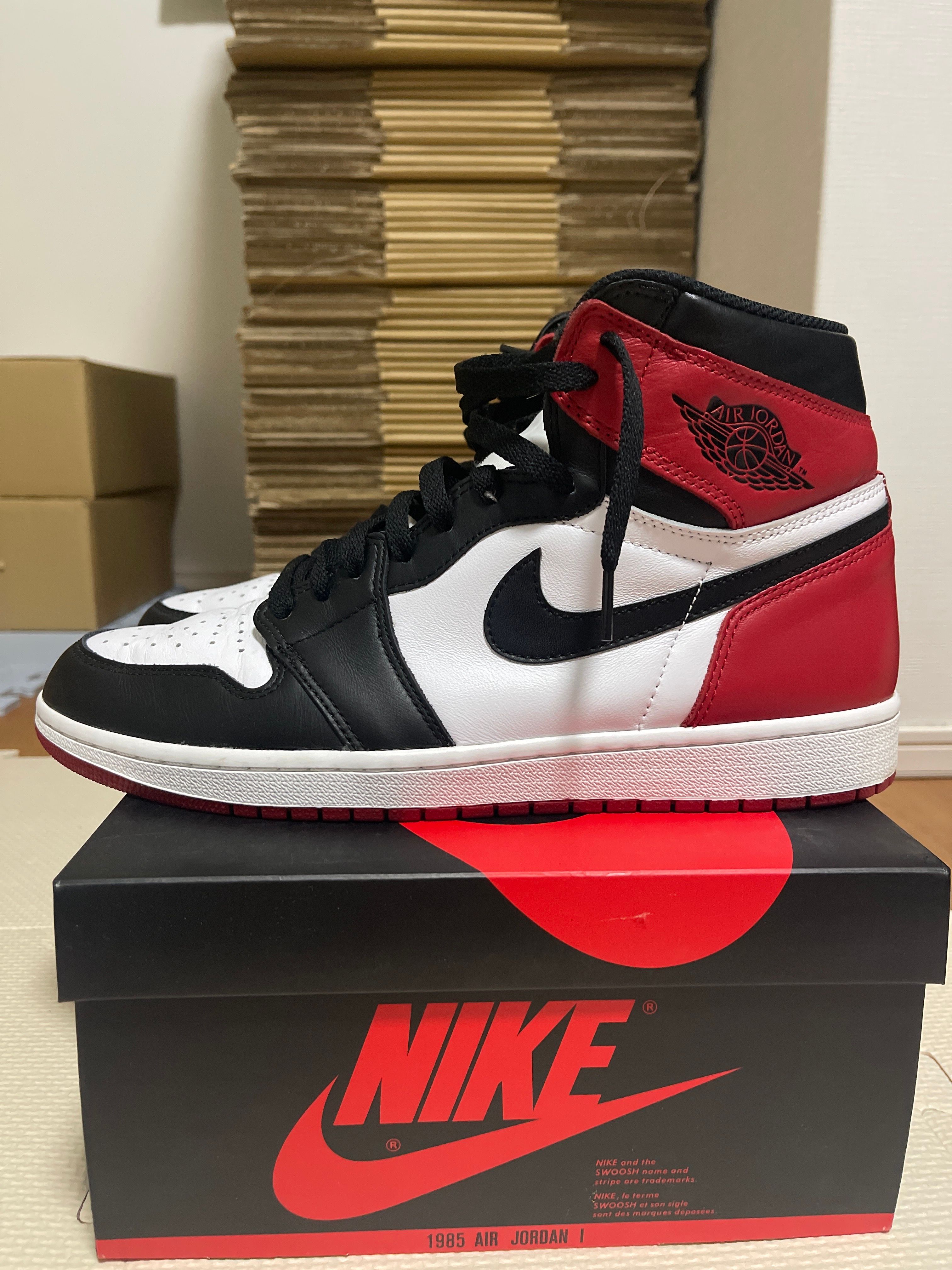 Nike Air Jordan 1 Retro High OG "Black Toe"(2016)