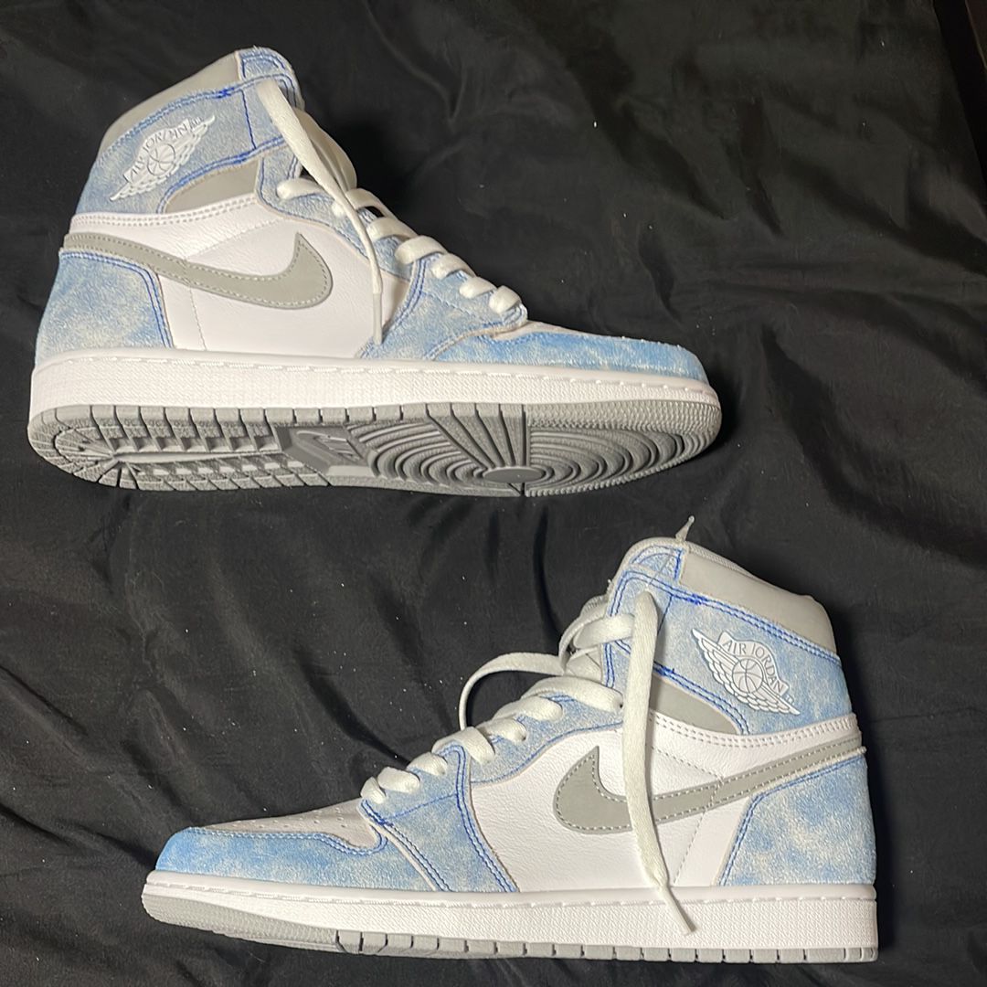 Nike Air Jordan 1 High OG "Hyper Royal"