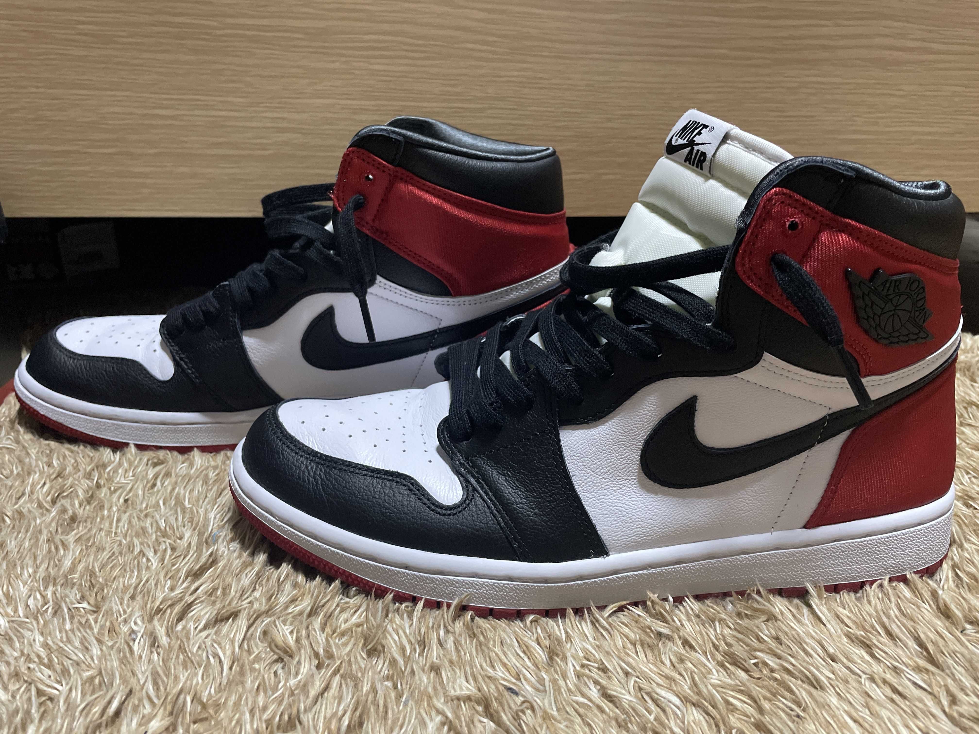 Nike Women's Air Jordan 1 Retro High "Satin Black Toe"
