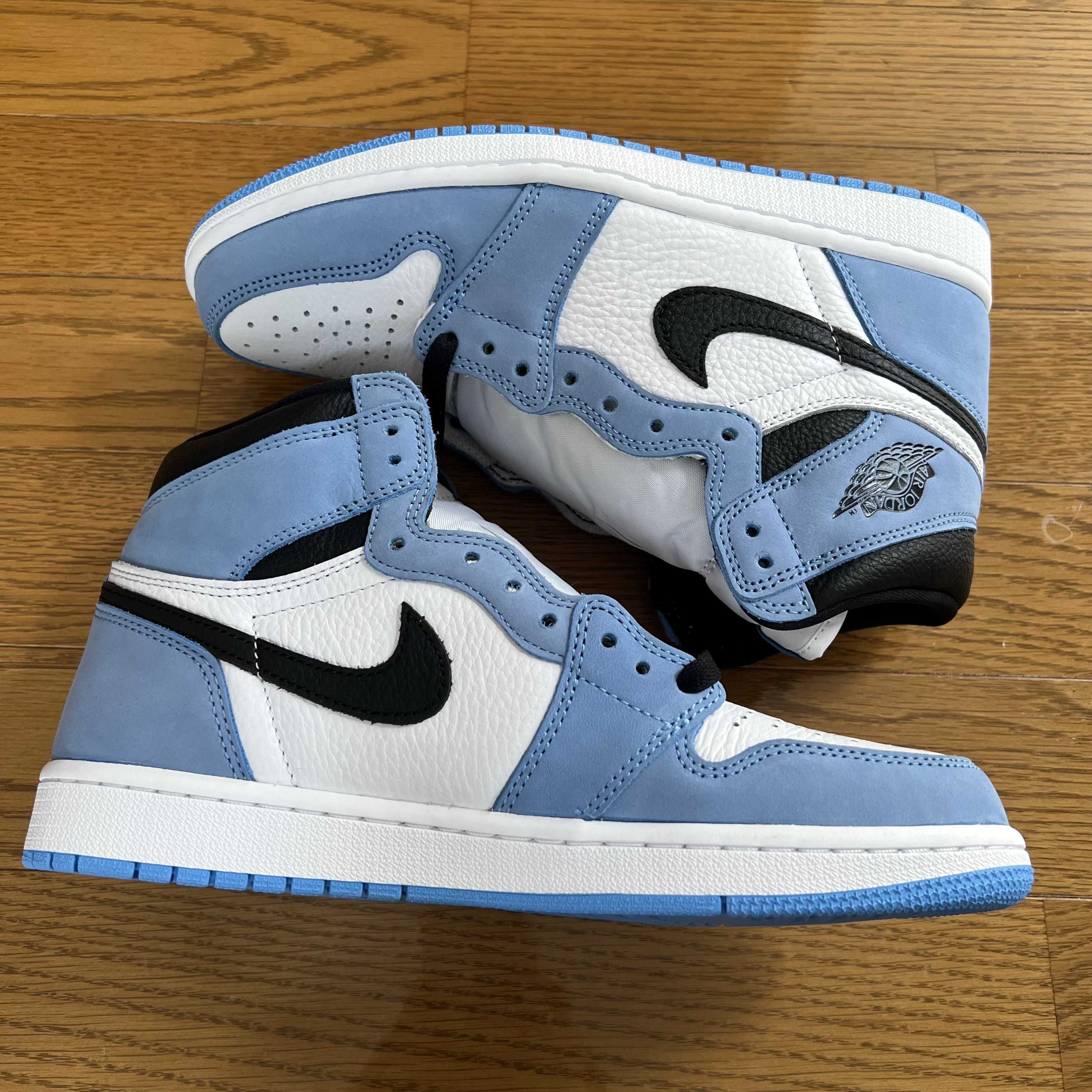 Nike Air Jordan 1 High OG "University Blue"