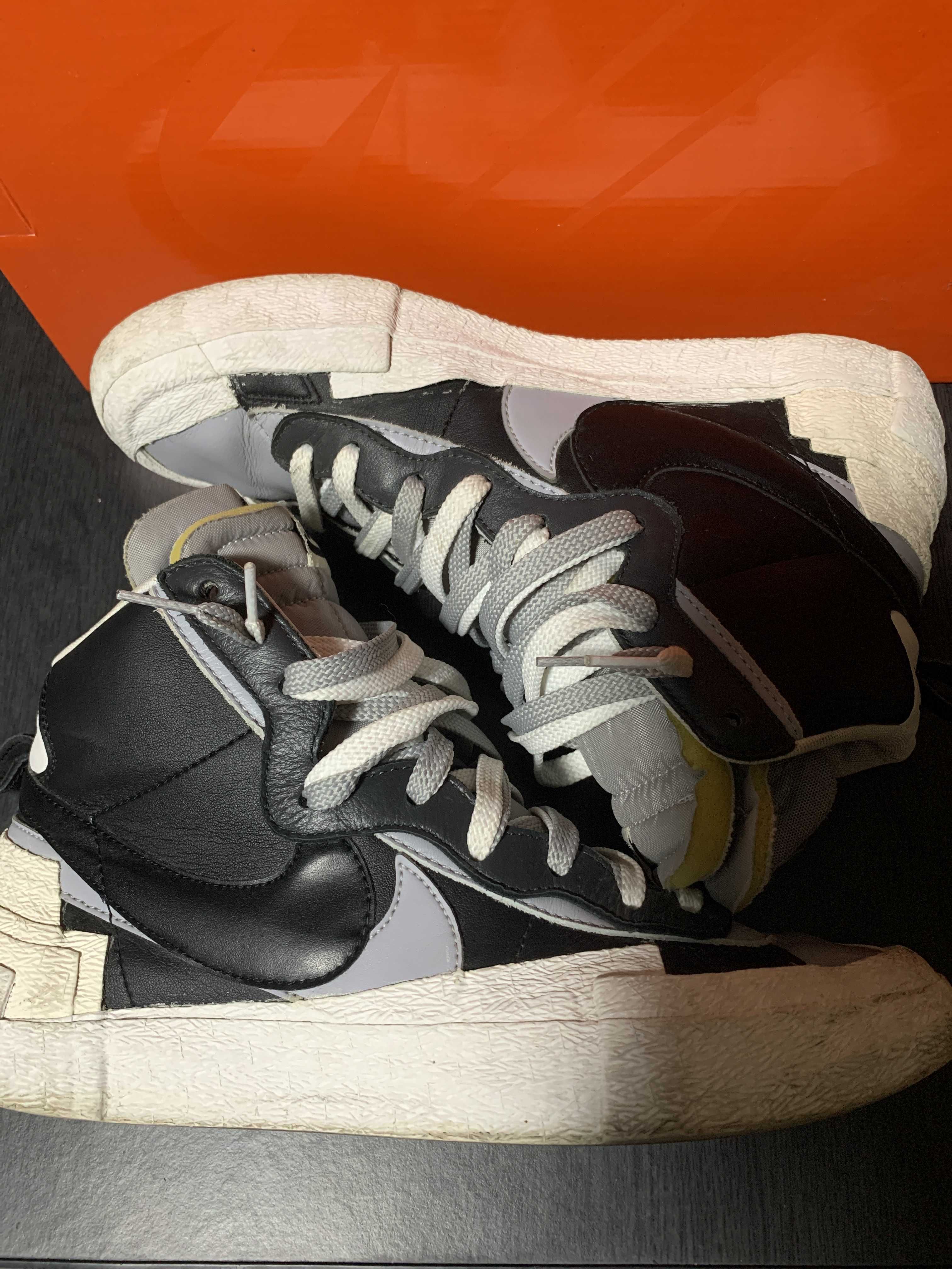 sacai × NIKE BLAZER MID "BLACK/WOLF GREY/WHITE"