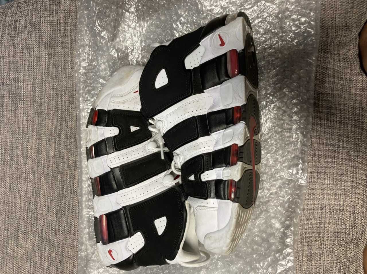NIKE AIR MORE UPTEMPO "WHITE/BLACK/UNIVERSITY RED"(2020)