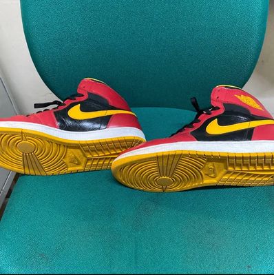 NIKE AIR JORDAN 1 RETRO HUMAN HIGHLIGHT