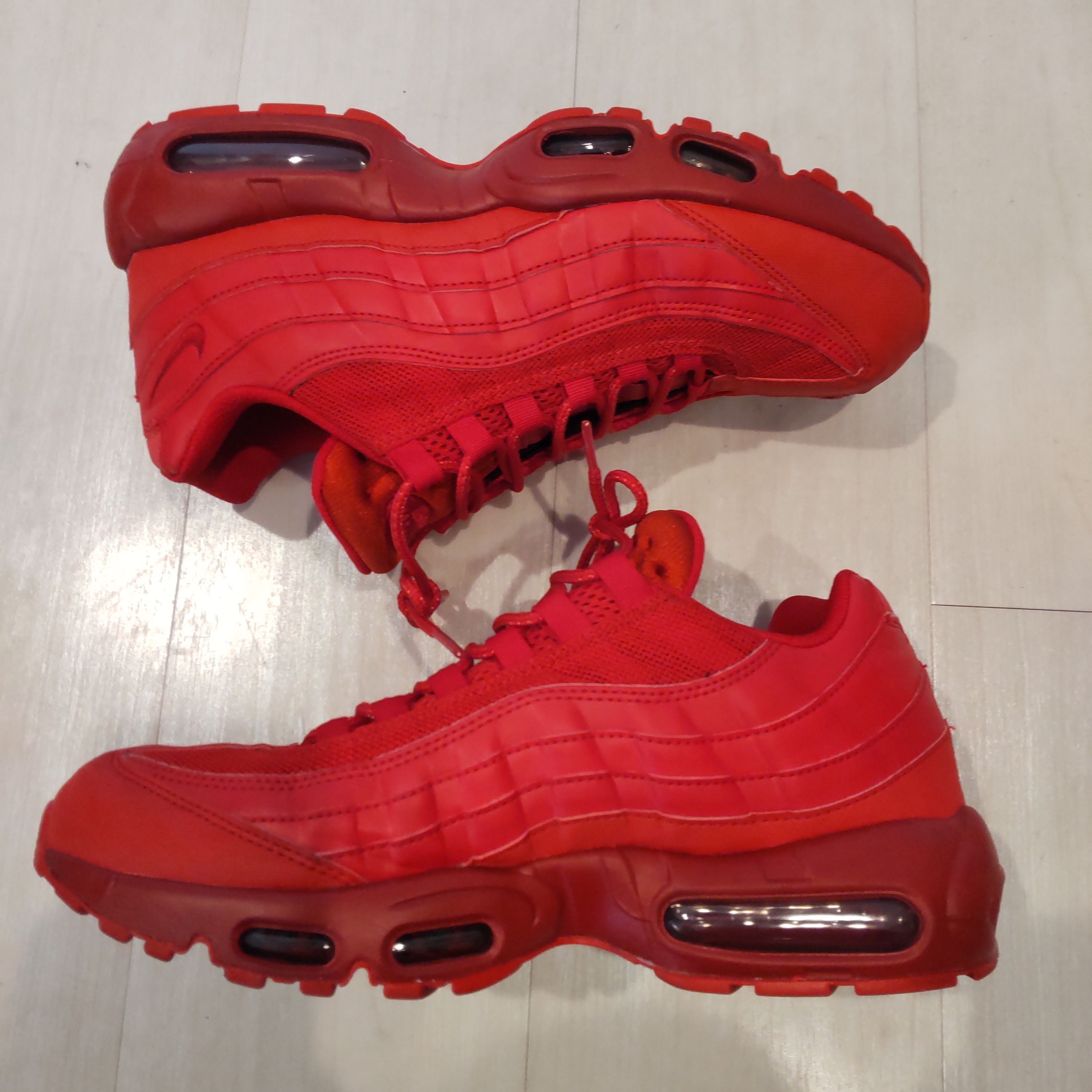 Nike Air Max 95 "Triple Red"