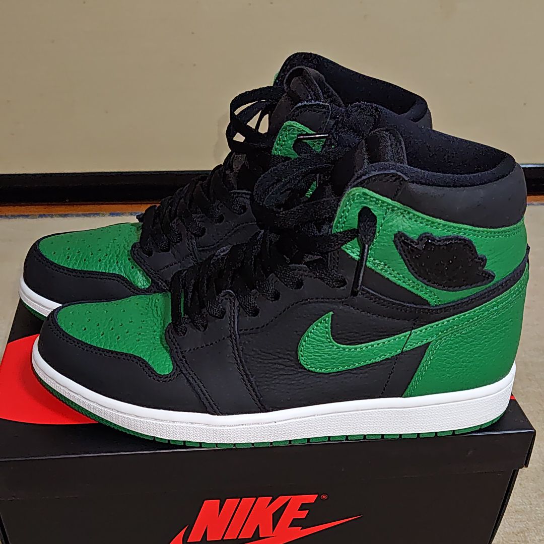 Nike Air Jordan 1 Retro High OG "Black/Pine Green" (2020)