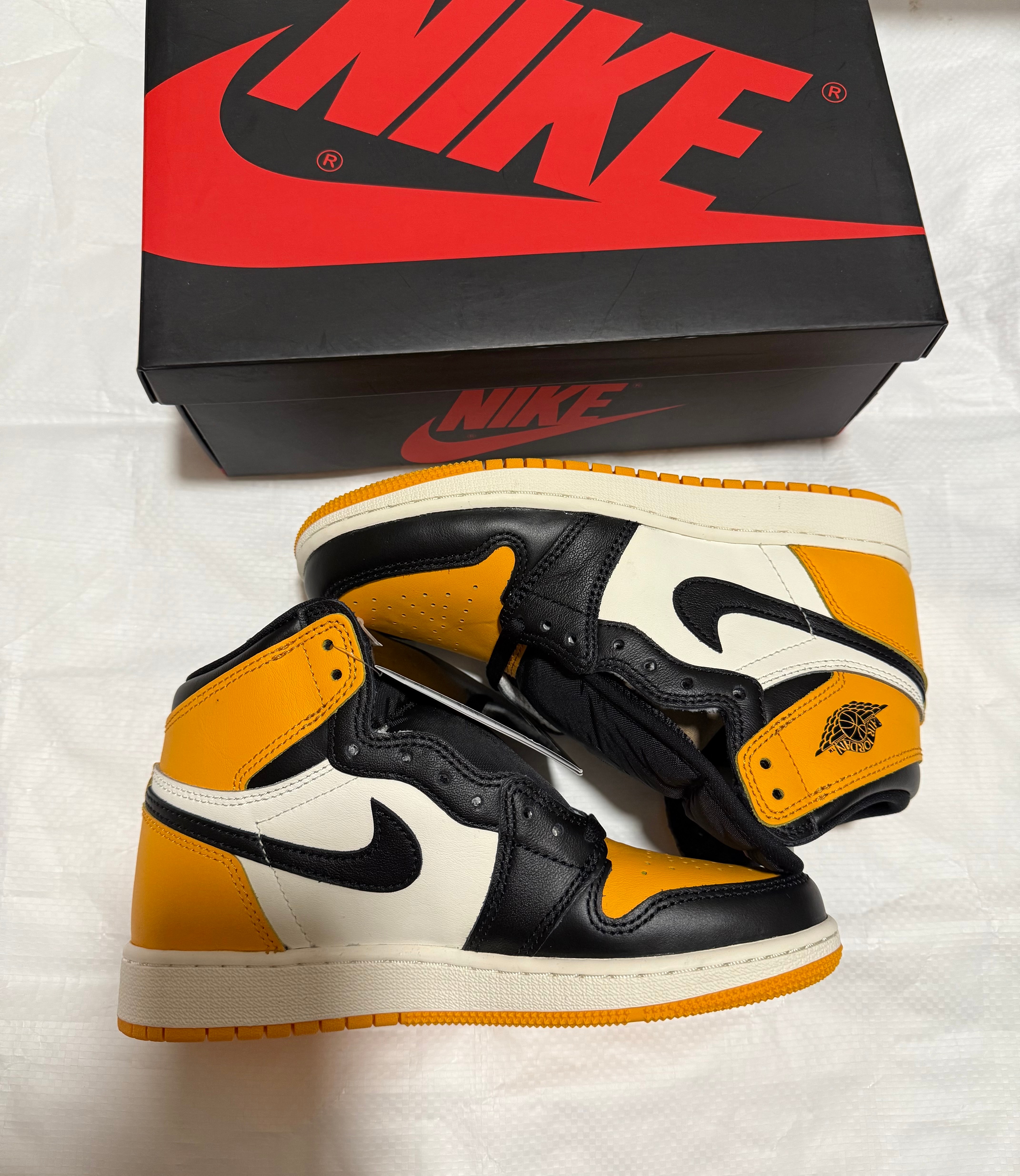 Nike GS Air Jordan 1 Retro High OG "Taxi"