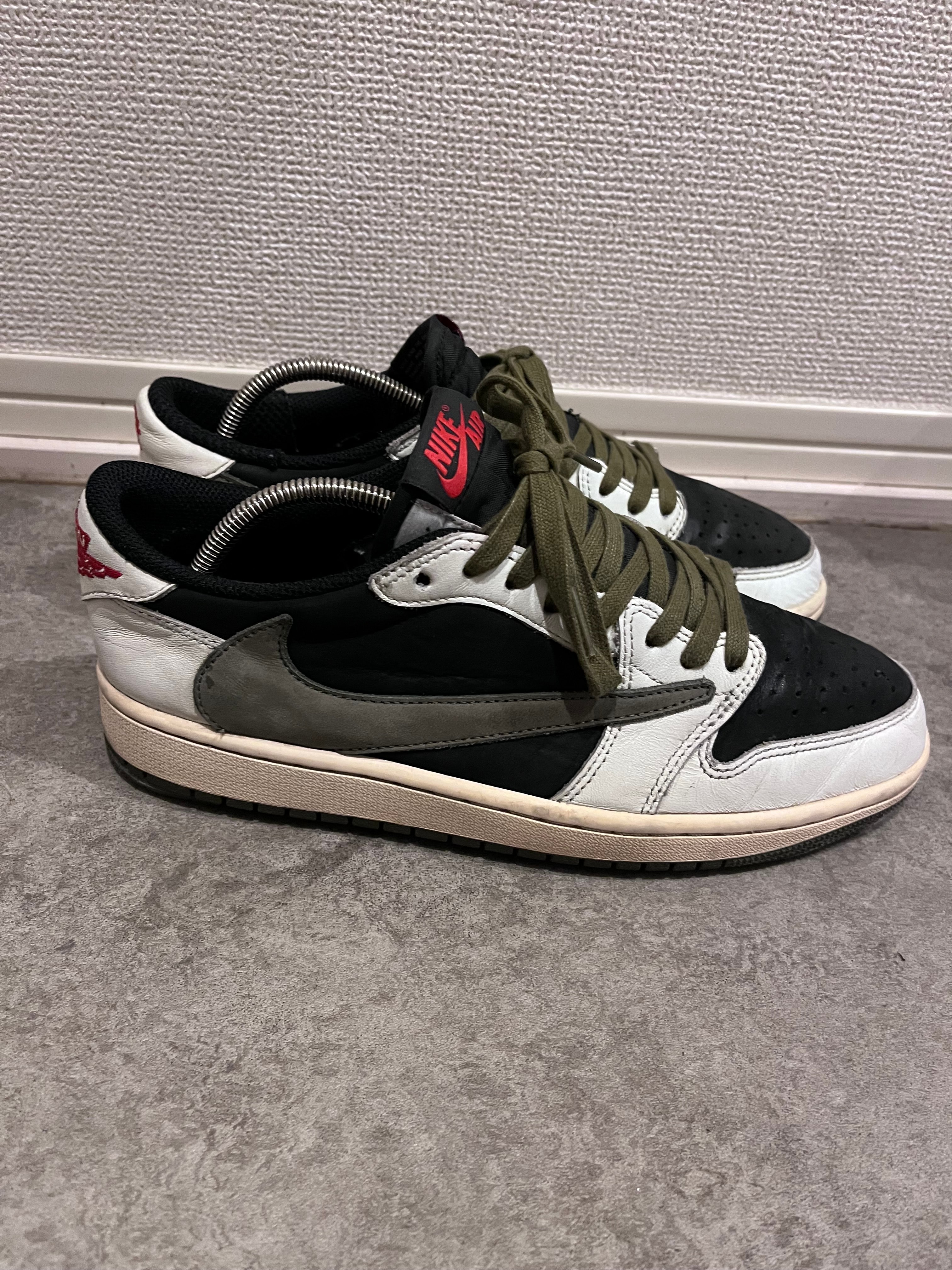 トラヴィススコット × ナイキ ウィメンズ エアジョーダン1 ロー OG "ミディアム オリーブ"