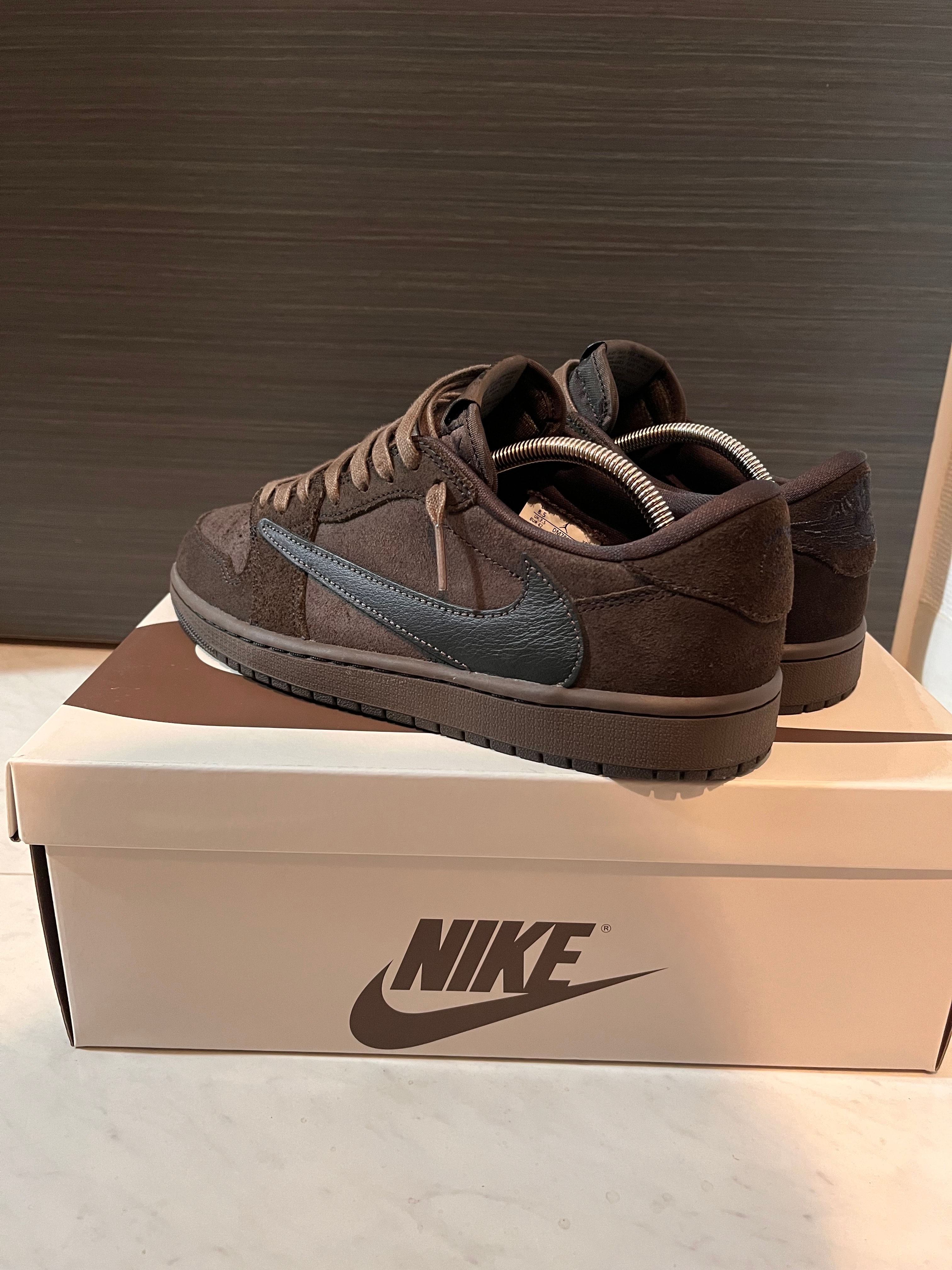 Travis Scott × Nike Air Jordan 1 Low OG SP "Velvet Brown and Dark Mocha"