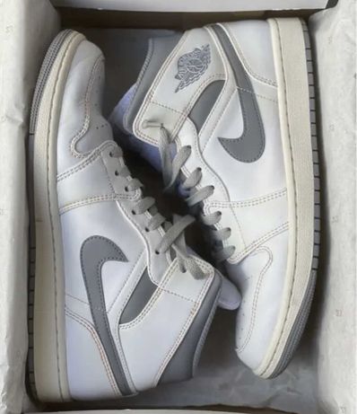 Nike Air Jordan 1 Mid "Vintage Grey"
