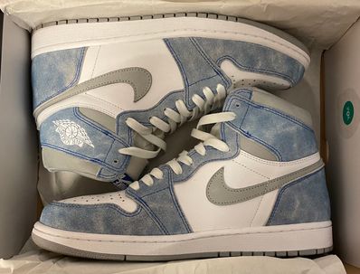 Nike Air Jordan 1 High OG "Hyper Royal"