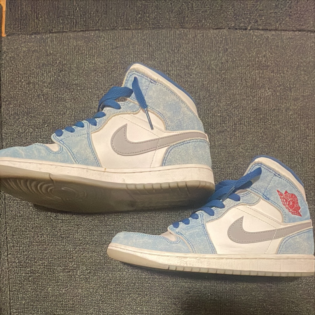 Nike Air Jordan 1 Mid SE "White/Hyper Royal/Red"