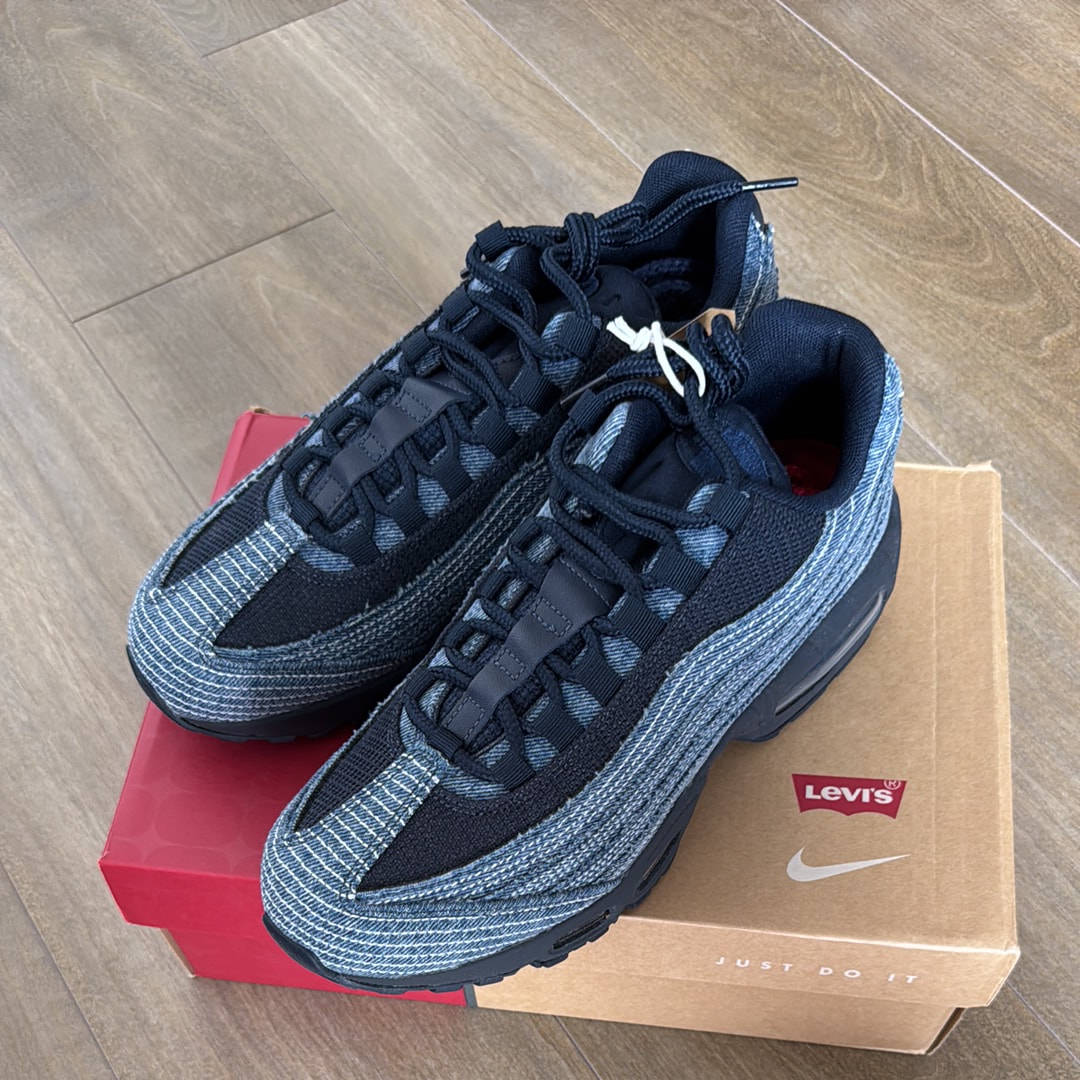 Levi's × Nike Air Max 95 OG "Denim Blue"