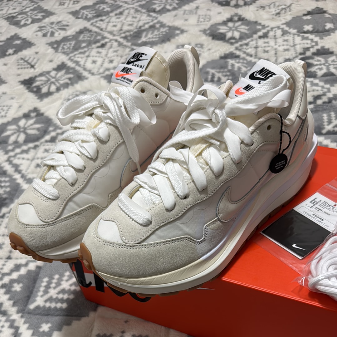 サカイ × ナイキ ヴェイパー ワッフル "ホワイトガム"