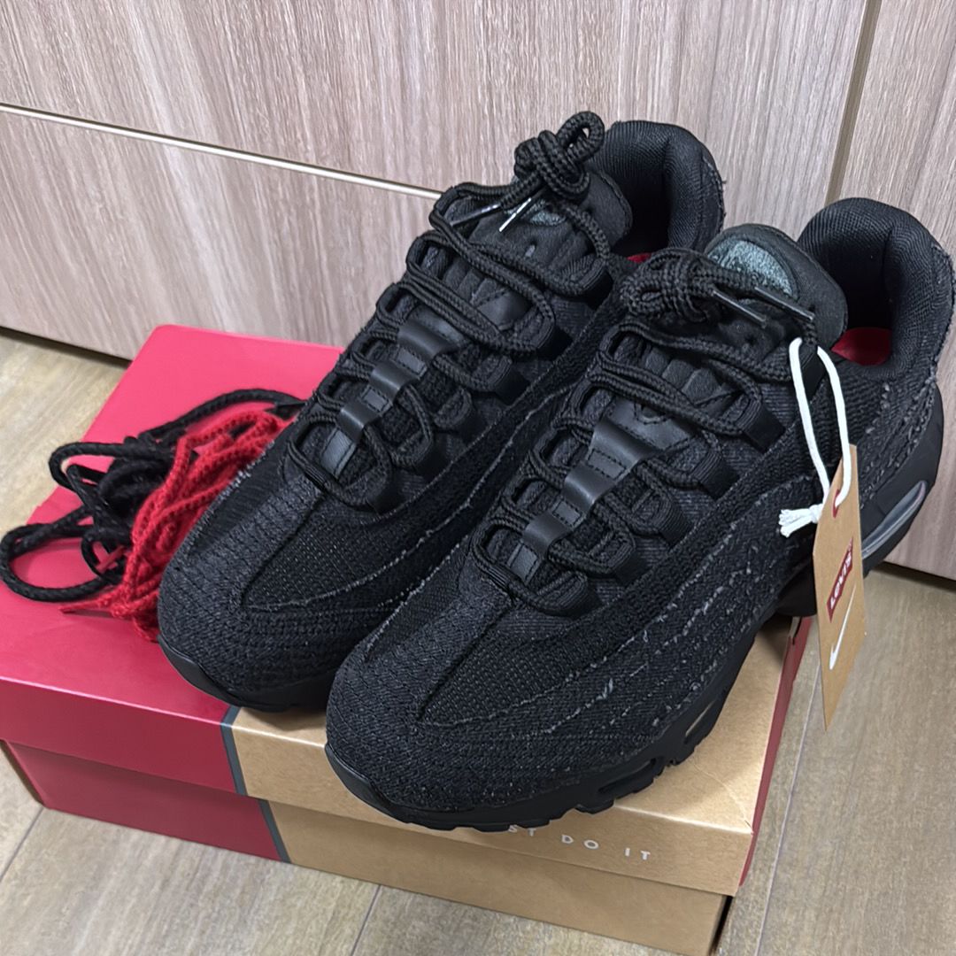 Levi's × Nike Air Max 95 OG "Denim Black"