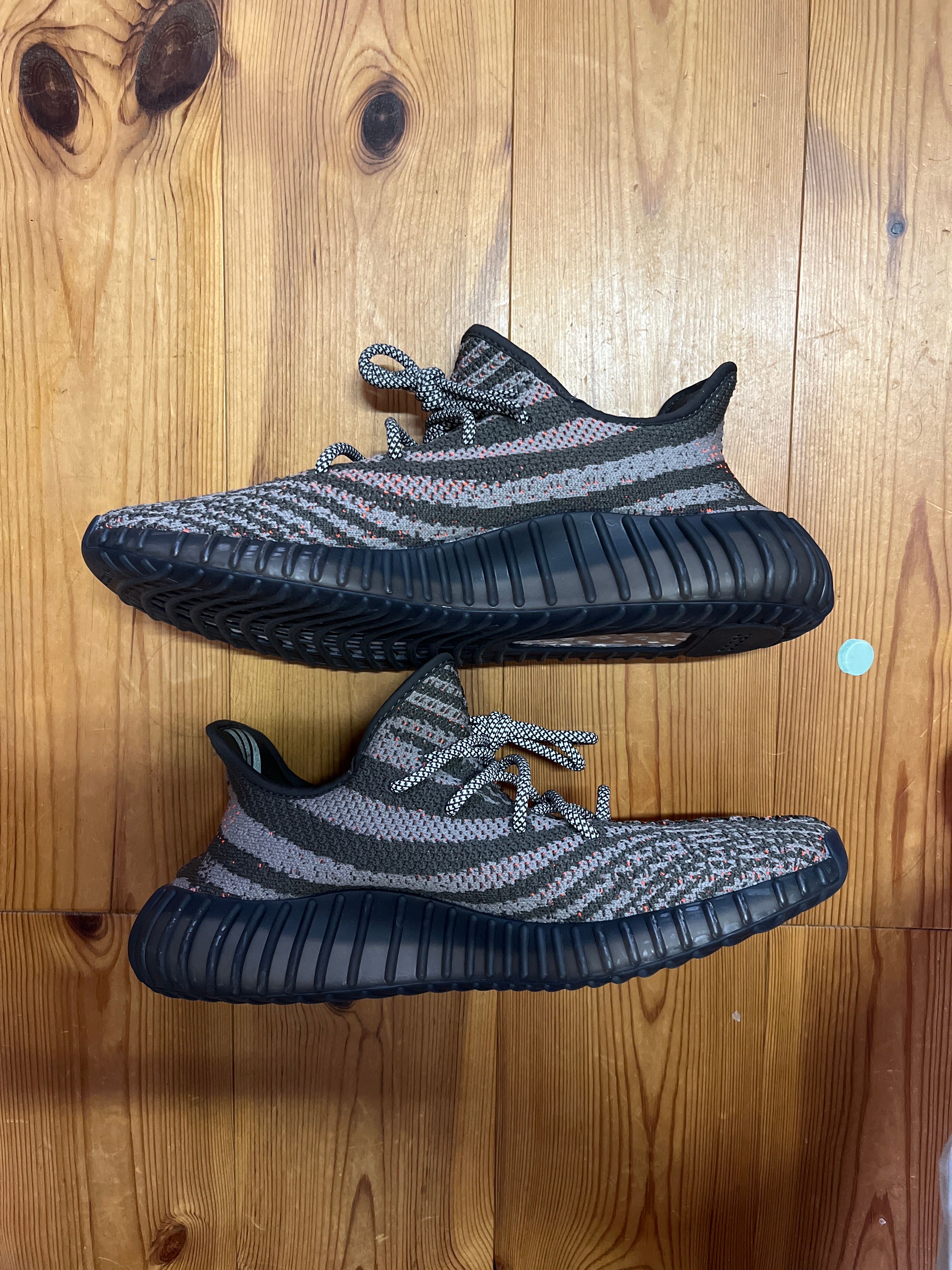 adidas YEEZY Boost 350V2 "Carbon Beluga"