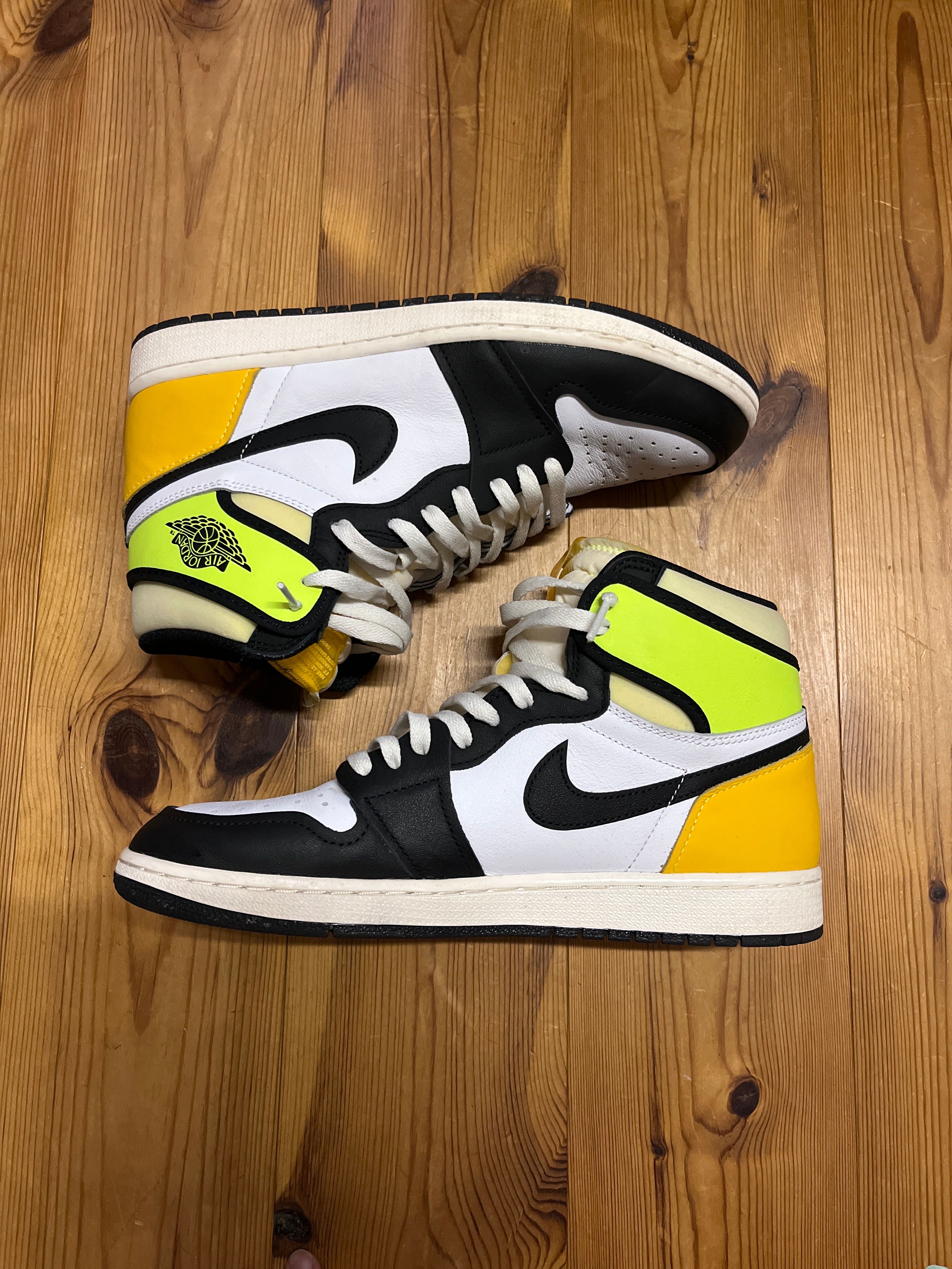 Nike Air Jordan 1 High OG "Volt Gold"