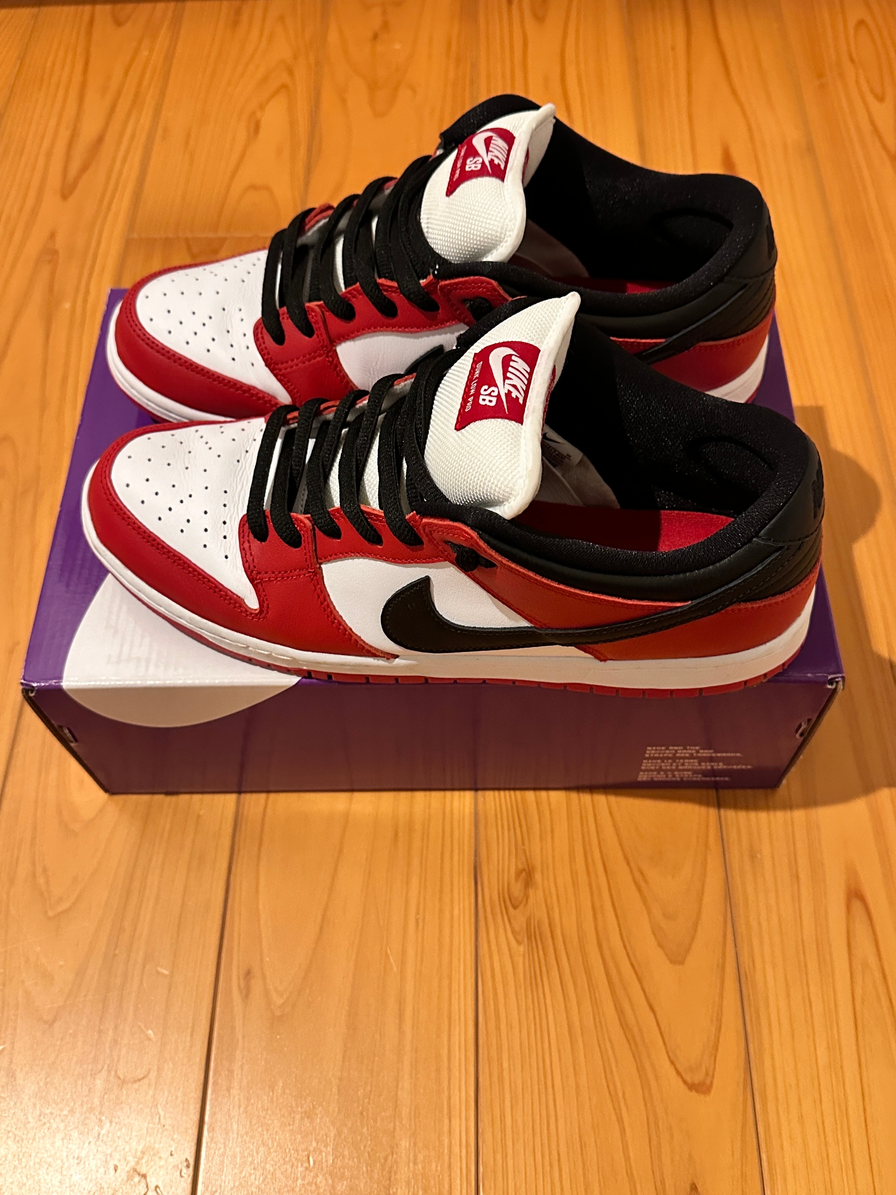 ナイキ SB ダンク ロー プロ "ジェーパック シカゴ/バーシティレッド アンド ホワイト"(堀米雄斗着用)
