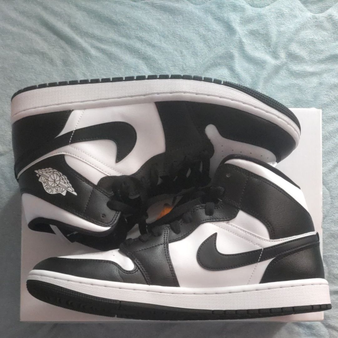 Nike Women's Air Jordan 1 Mid "Black/White"