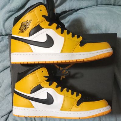 Nike Air Jordan 1 Mid "Taxi"