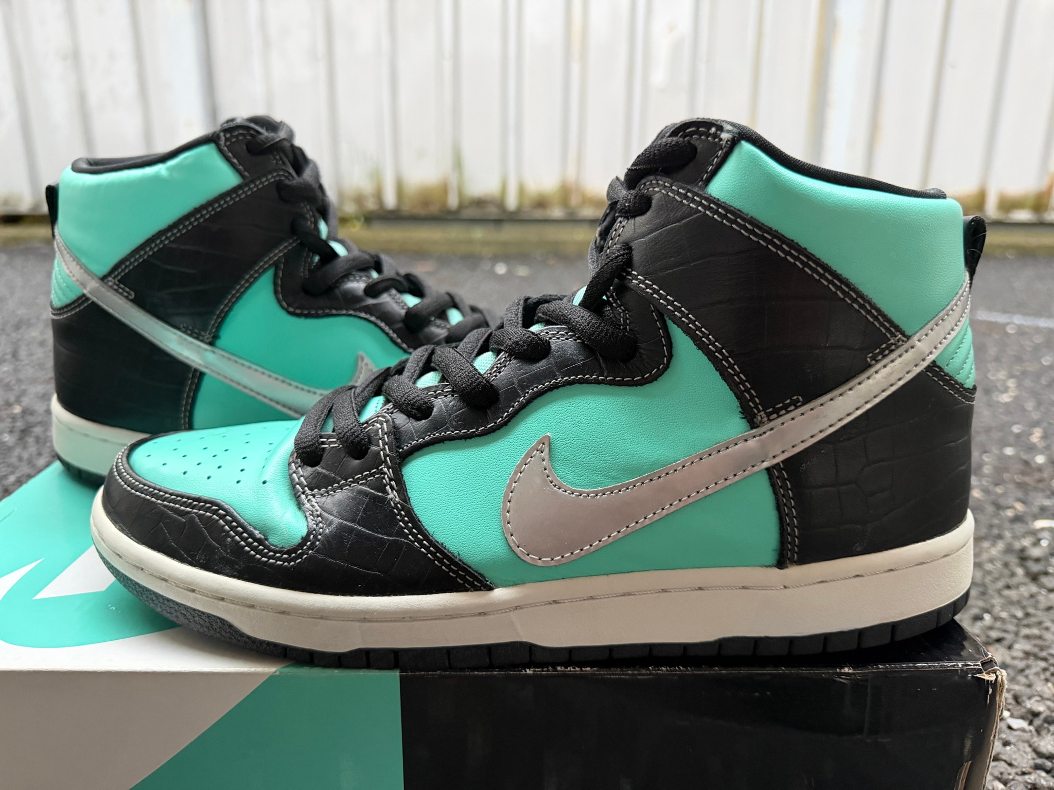 Diamond Supply × Nike SB Dunk High "Tiffany"