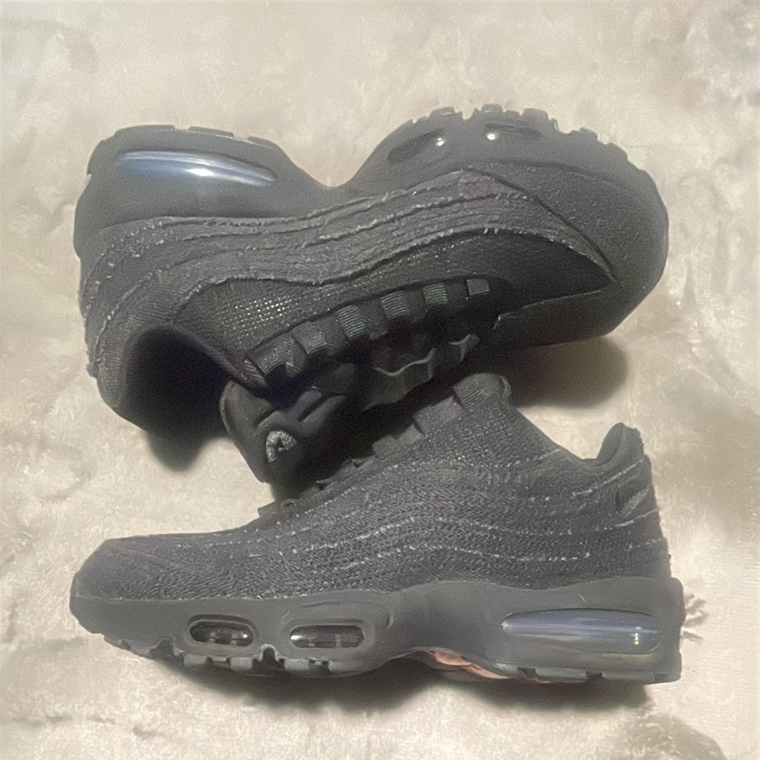 Levi's × Nike Air Max 95 OG "Denim Black"