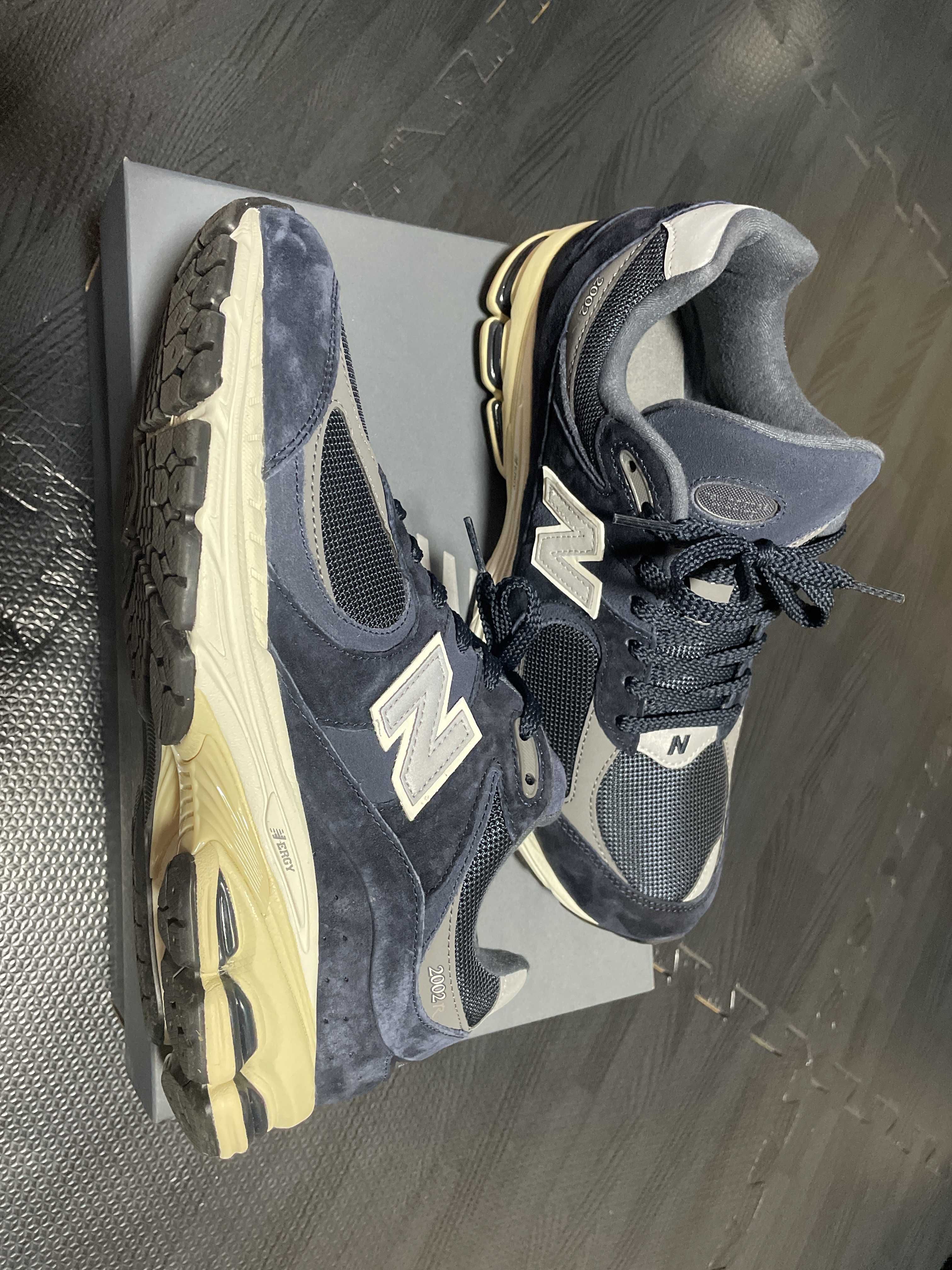 New Balance 2002R "Eclipse/Castlerock"