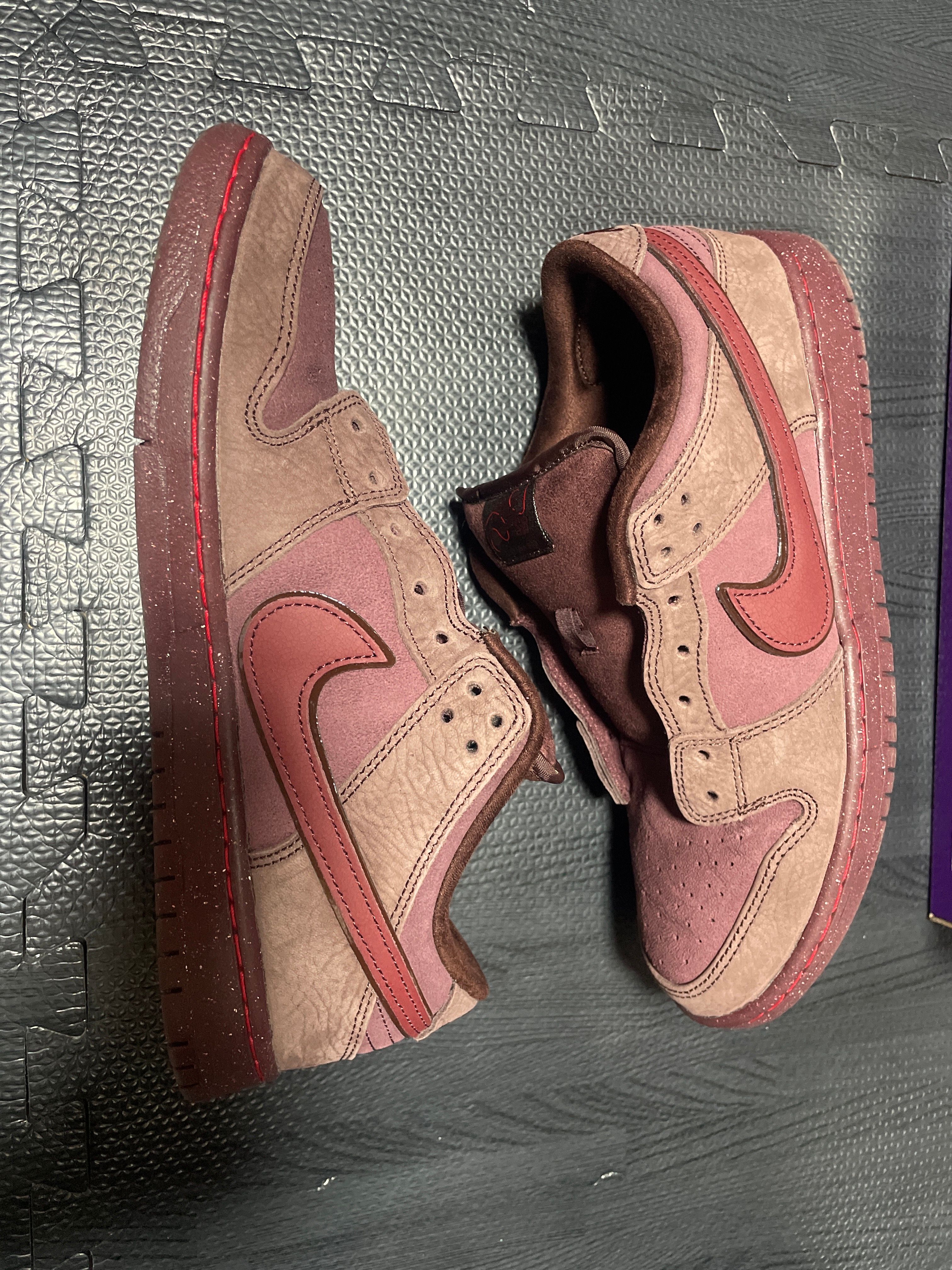 Nike SB Dunk Low PRM City of Love "Burgundy"