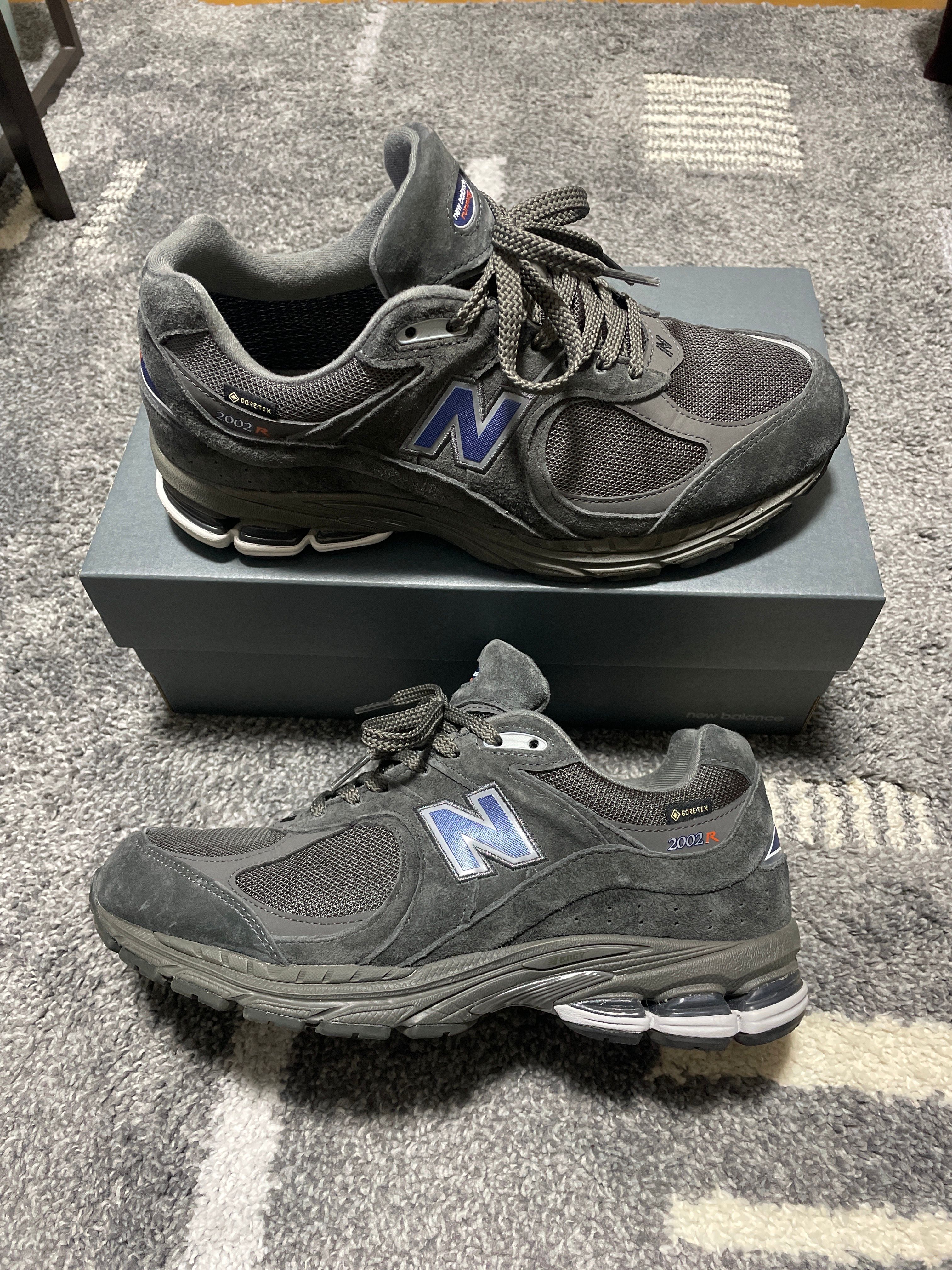 BEAMS × New Balance 2002R GORE-TEX "Charcoal"