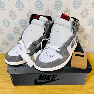 Nike Air Jordan 1 Retro High OG "Black and Smoke Grey"