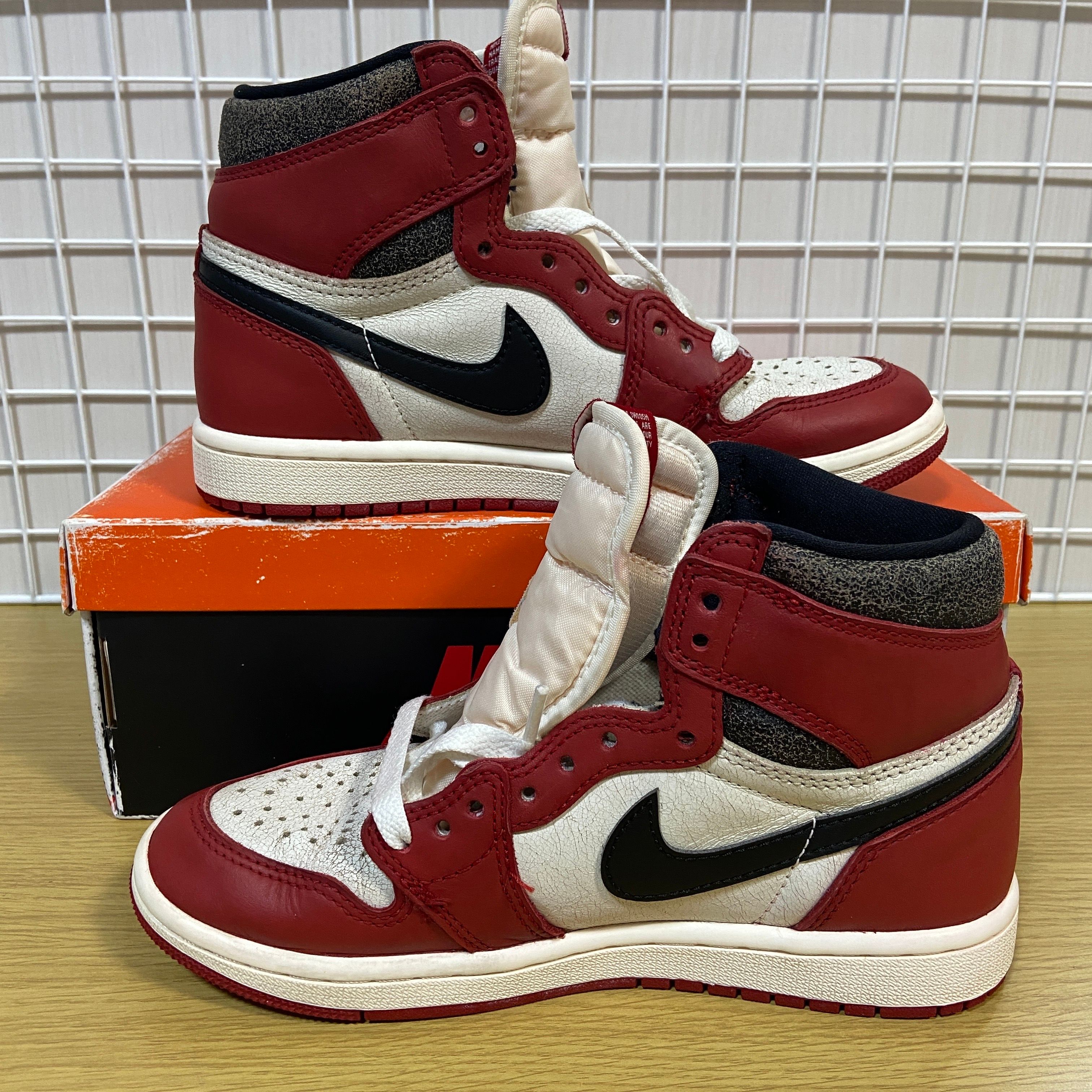 Nike Air Jordan 1 High OG "Lost & Found/Chicago"